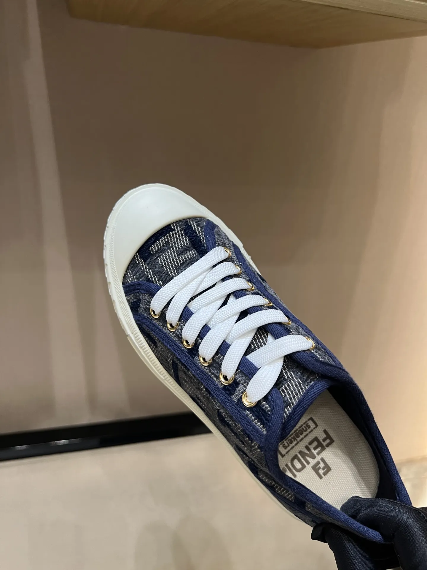 FENDI Женские кеды Domino FENDI Женские кеды Domino