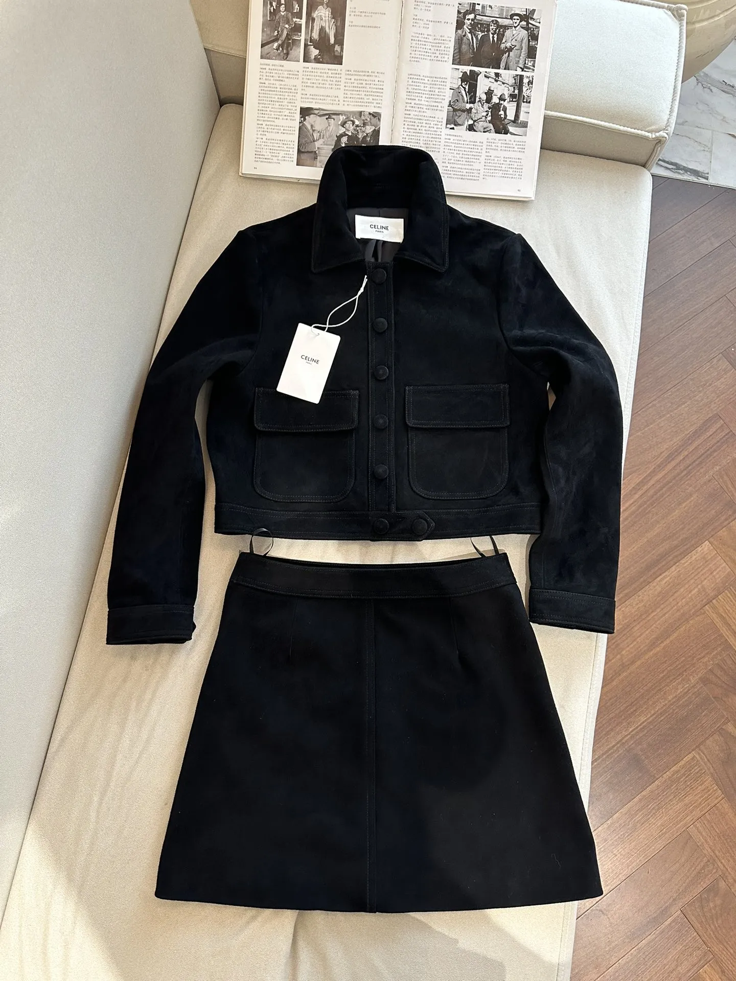 CELINE Женский костюм из замши прямого кроя