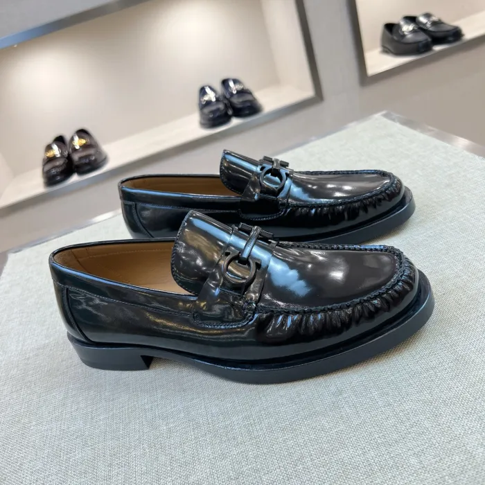 SALVATORE FERRAGAMO Мужские лоферы коровья кожа