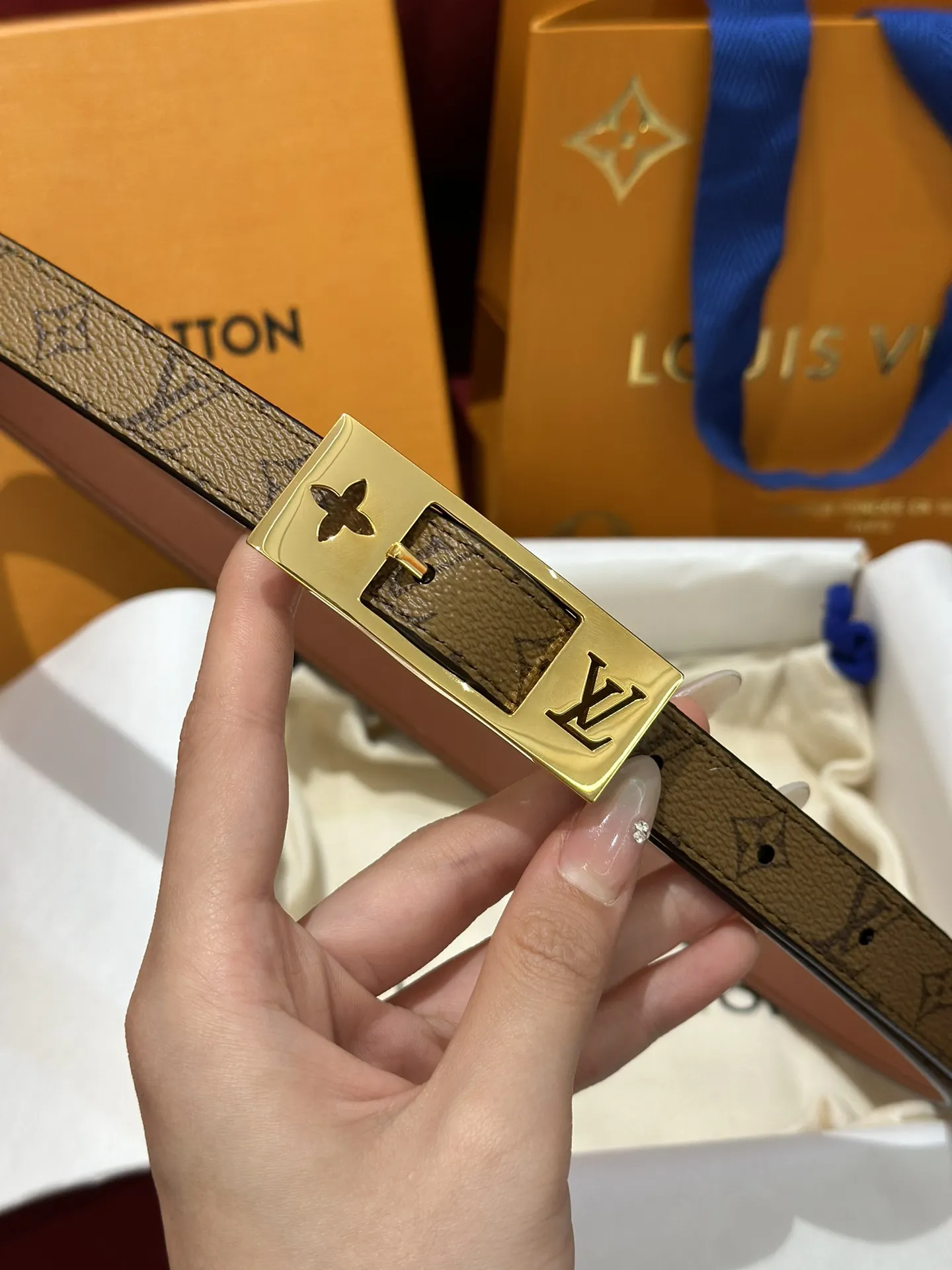 LOUIS VUITTON Женский ремень Dauphine LOUIS VUITTON Женский ремень Dauphine