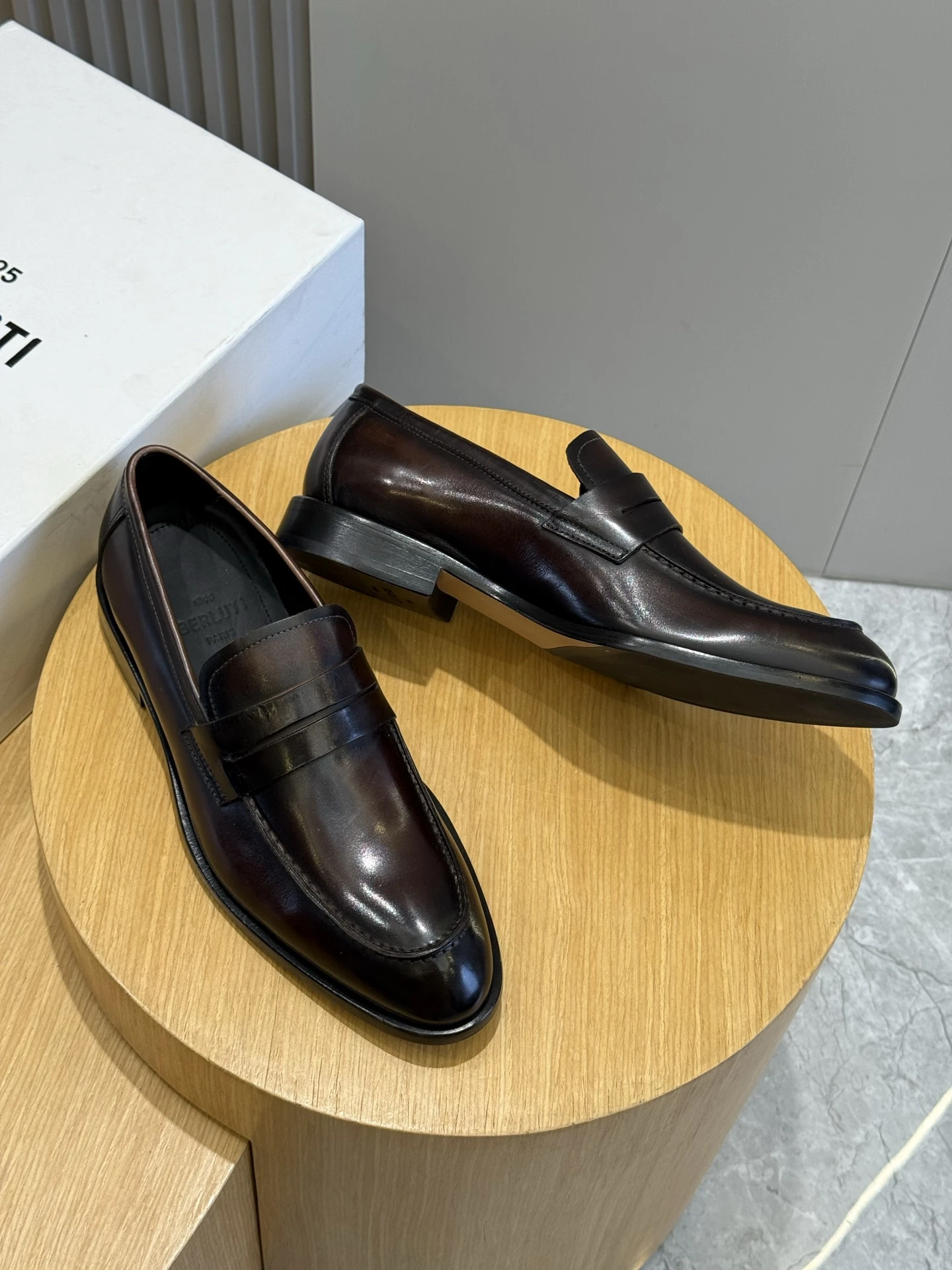 BERLUTI Мужские туфли из коровьей кожи 