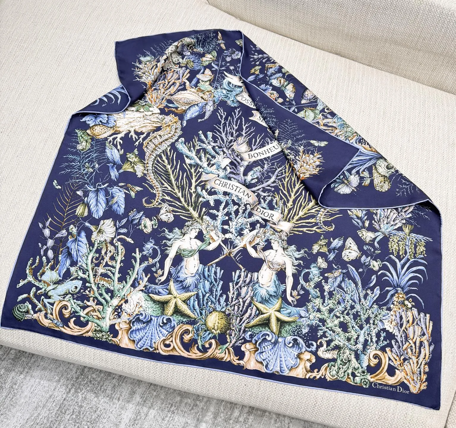 CHRISTIAN DIOR Женский платок из шелка CHRISTIAN DIOR Женский платок из шелка