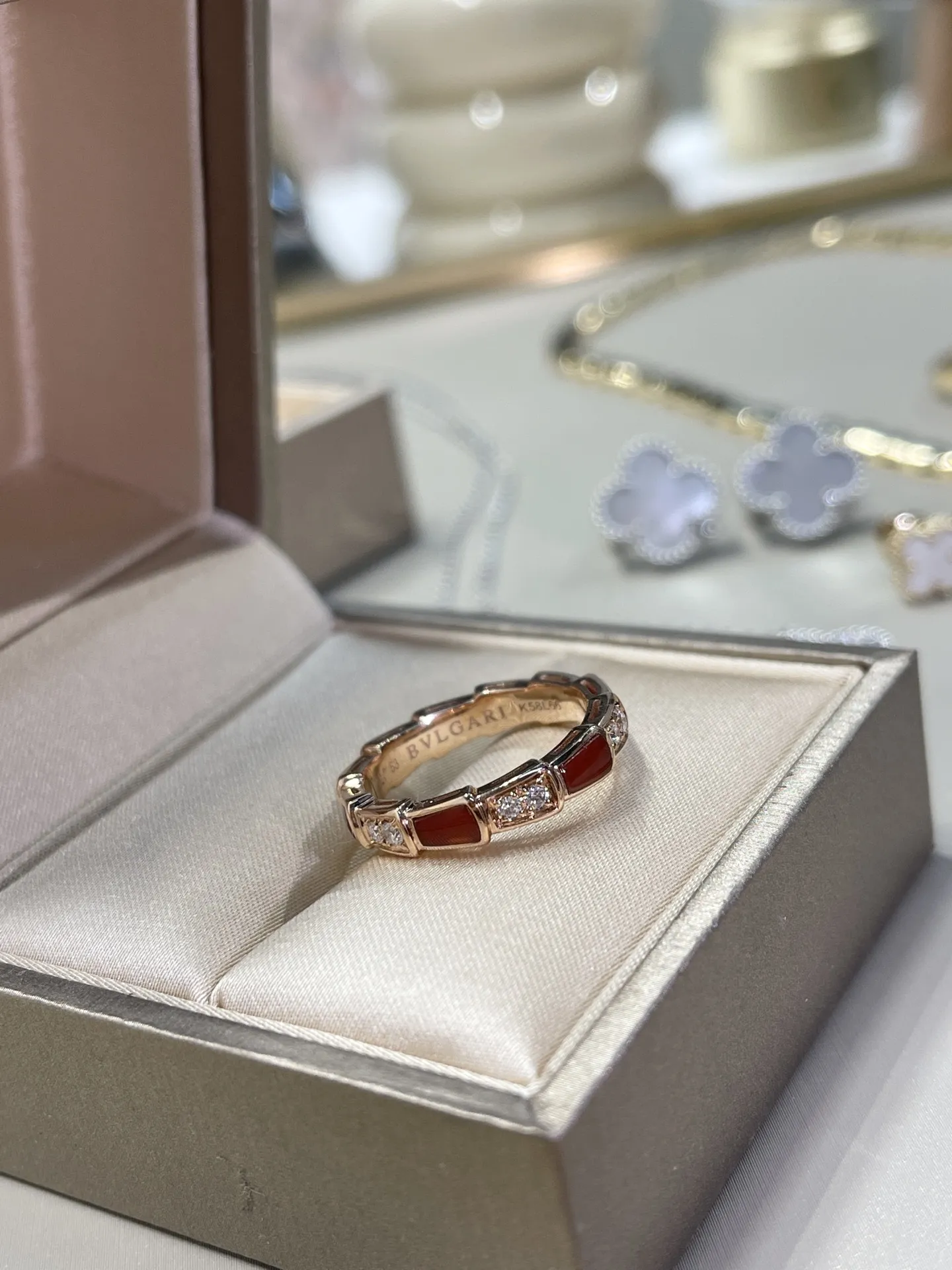 BVLGARI Кольцо из золота с бриллиантами