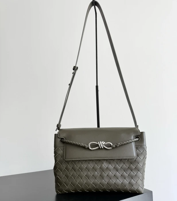 BOTTEGA VENETA Сумка Andiamo Messenger Small