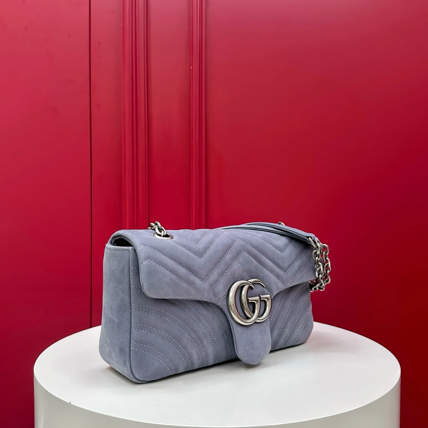 GUCCI Женская сумка Marmont medium shoulder bag