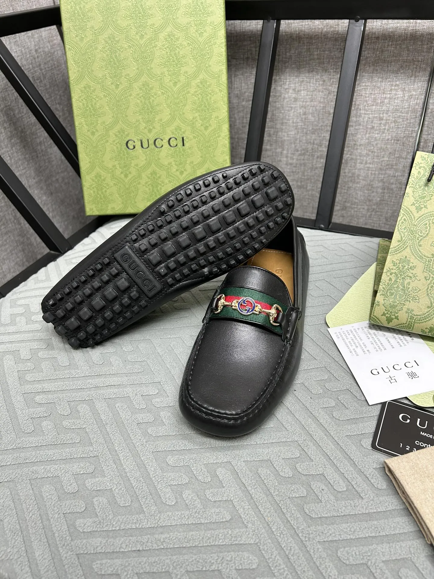 GUCCI Мужские мокасины с узором Interlocking G GUCCI Мужские мокасины с узором Interlocking G