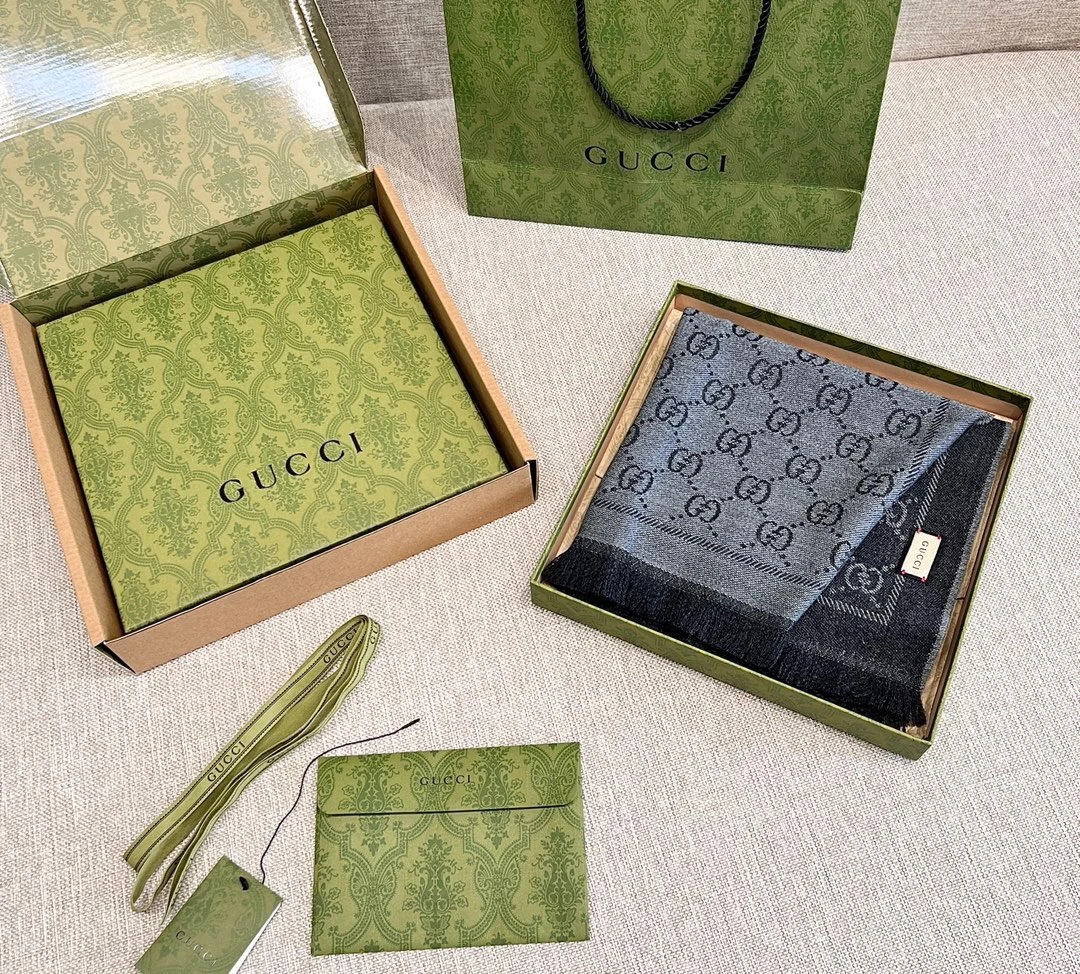 GUCCI Женский жаккардовый шарф 