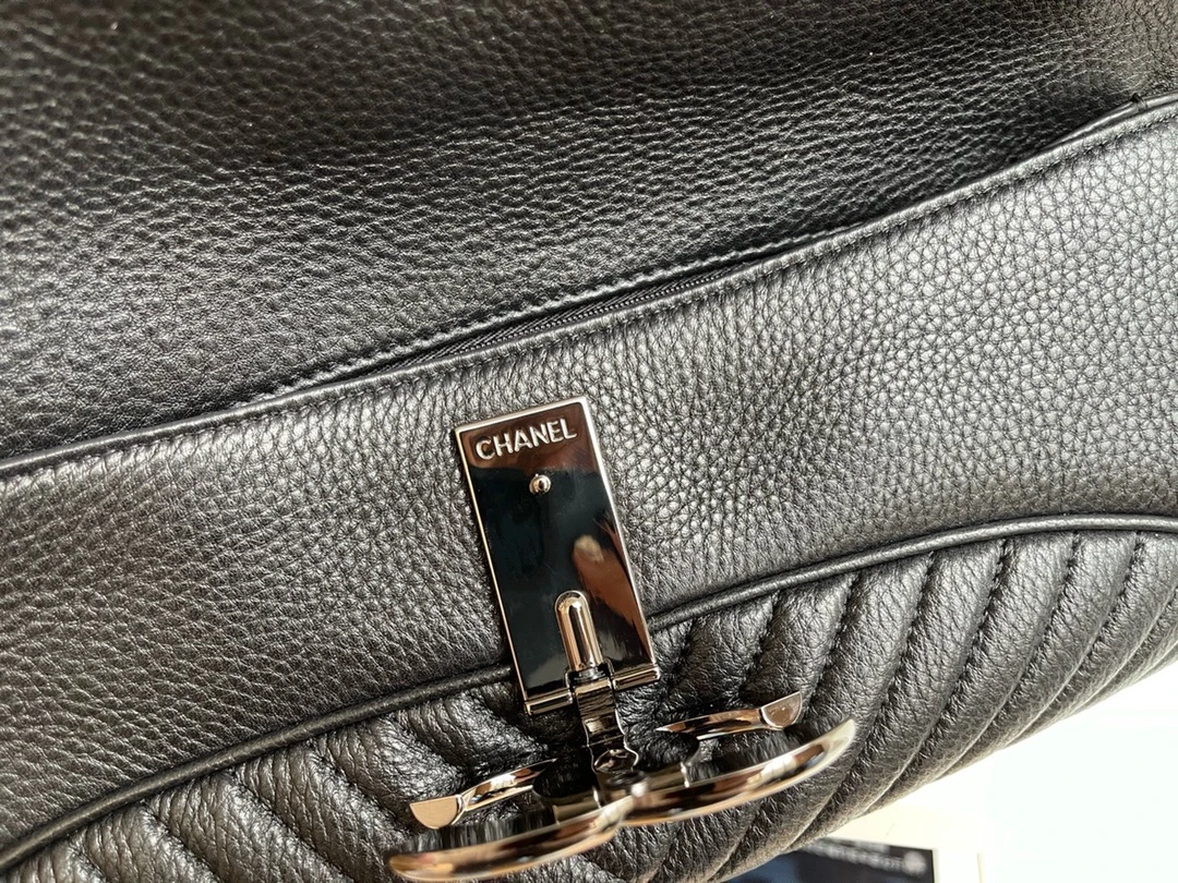 CHANEL Женский винтажный клатч CHANEL Женский винтажный клатч