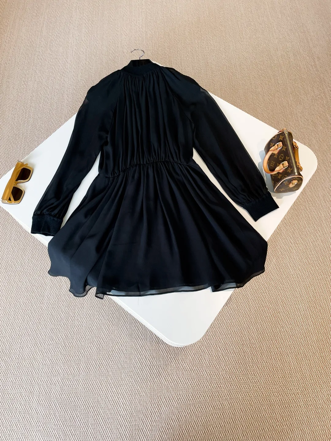 CELINE Женское платье из шелка CELINE Женское платье из шелка