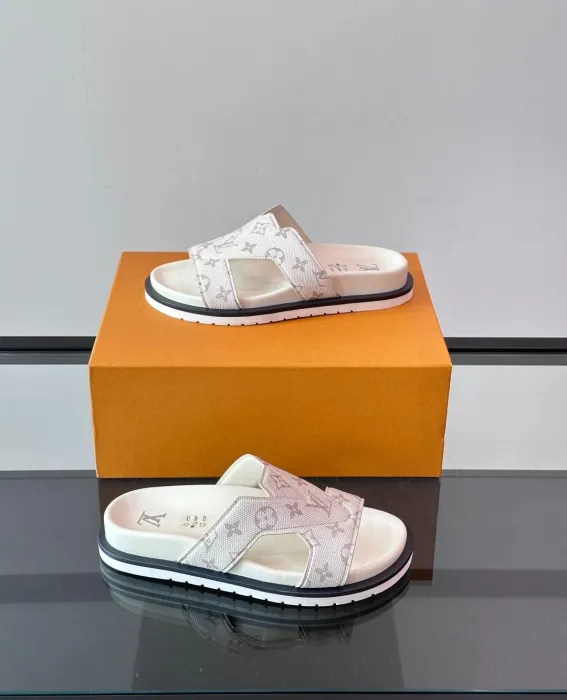 LOUIS VUITTON Мужские сандалии