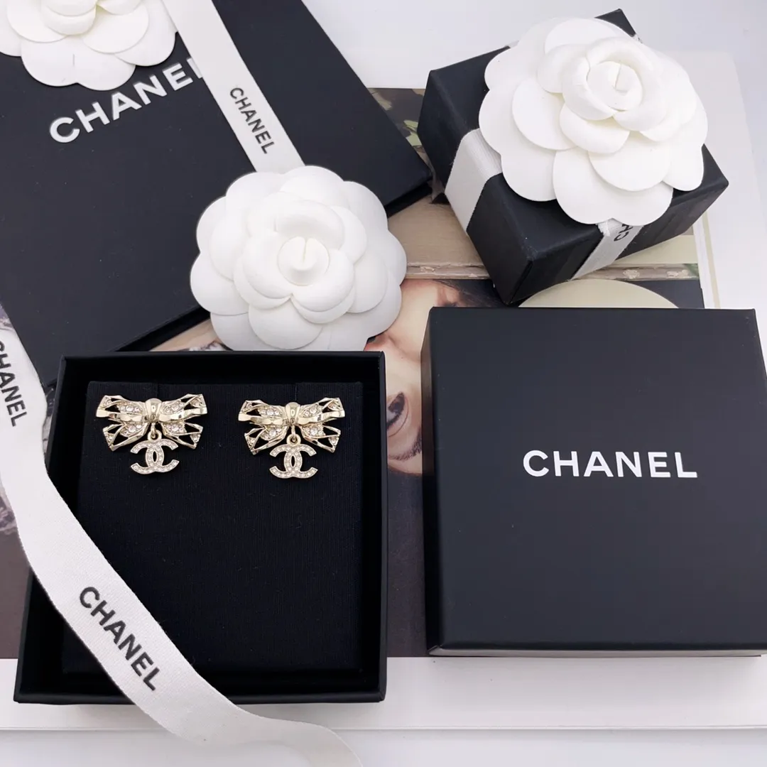 CHANEL Женские серьги с бантиком CHANEL Женские серьги с бантиком