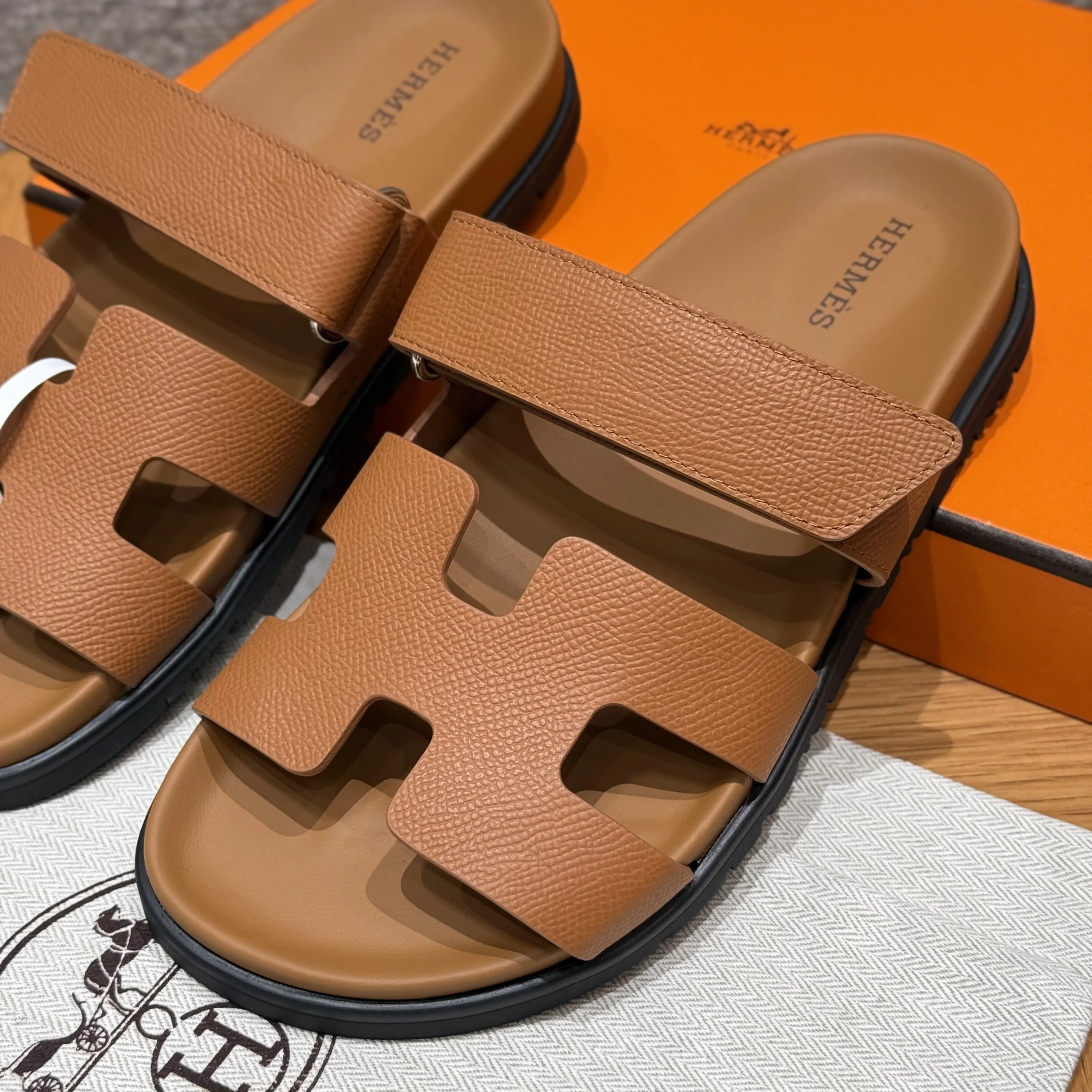 HERMES Женские сандалии Chypre Epsom