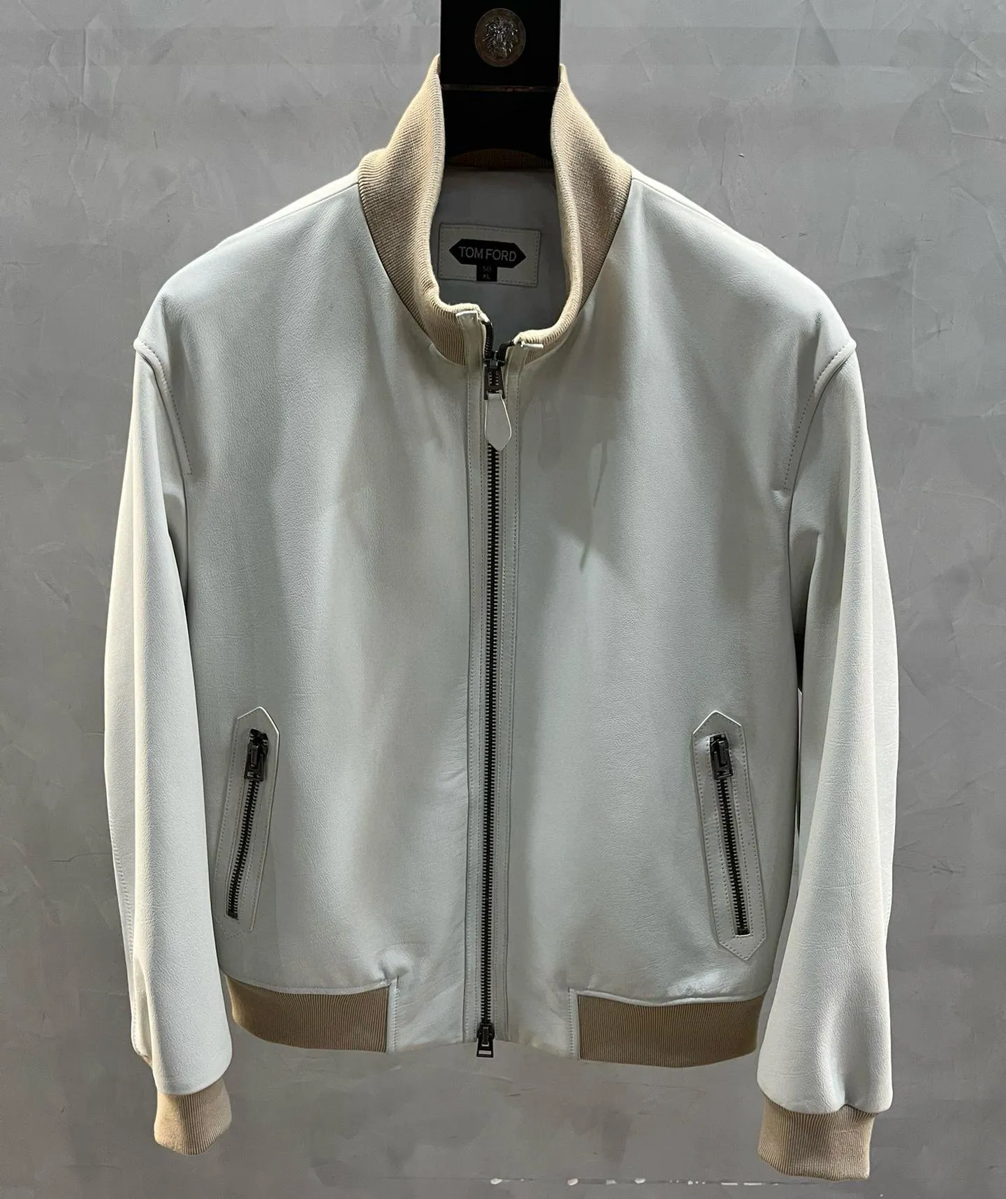 TOM FORD Мужская коричневая кожаная куртка с контрастными манжетами и воротником