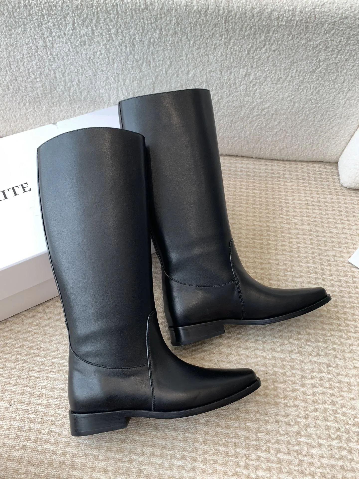 KHAITE Женские сапоги KHAITE Женские сапоги