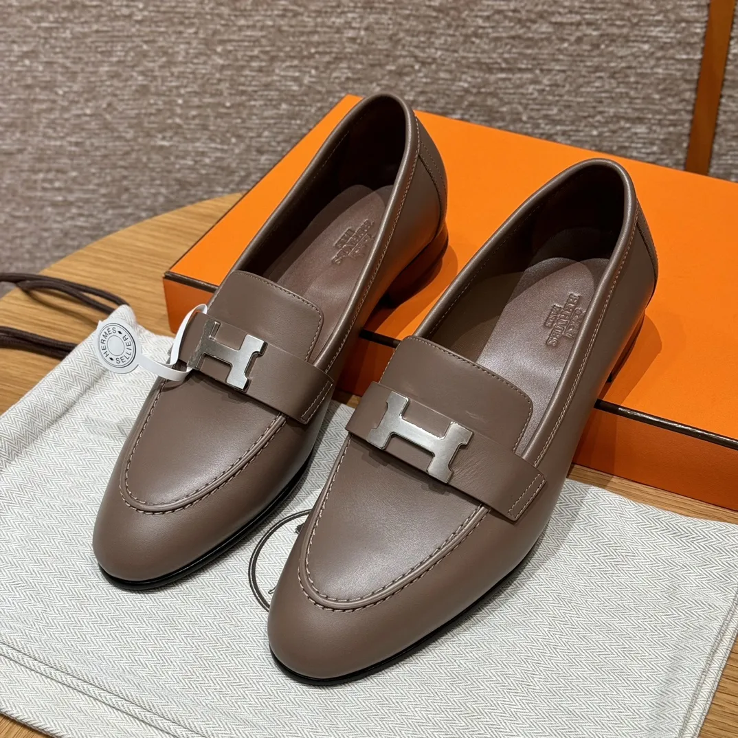 HERMES Женские лоферы Paris 