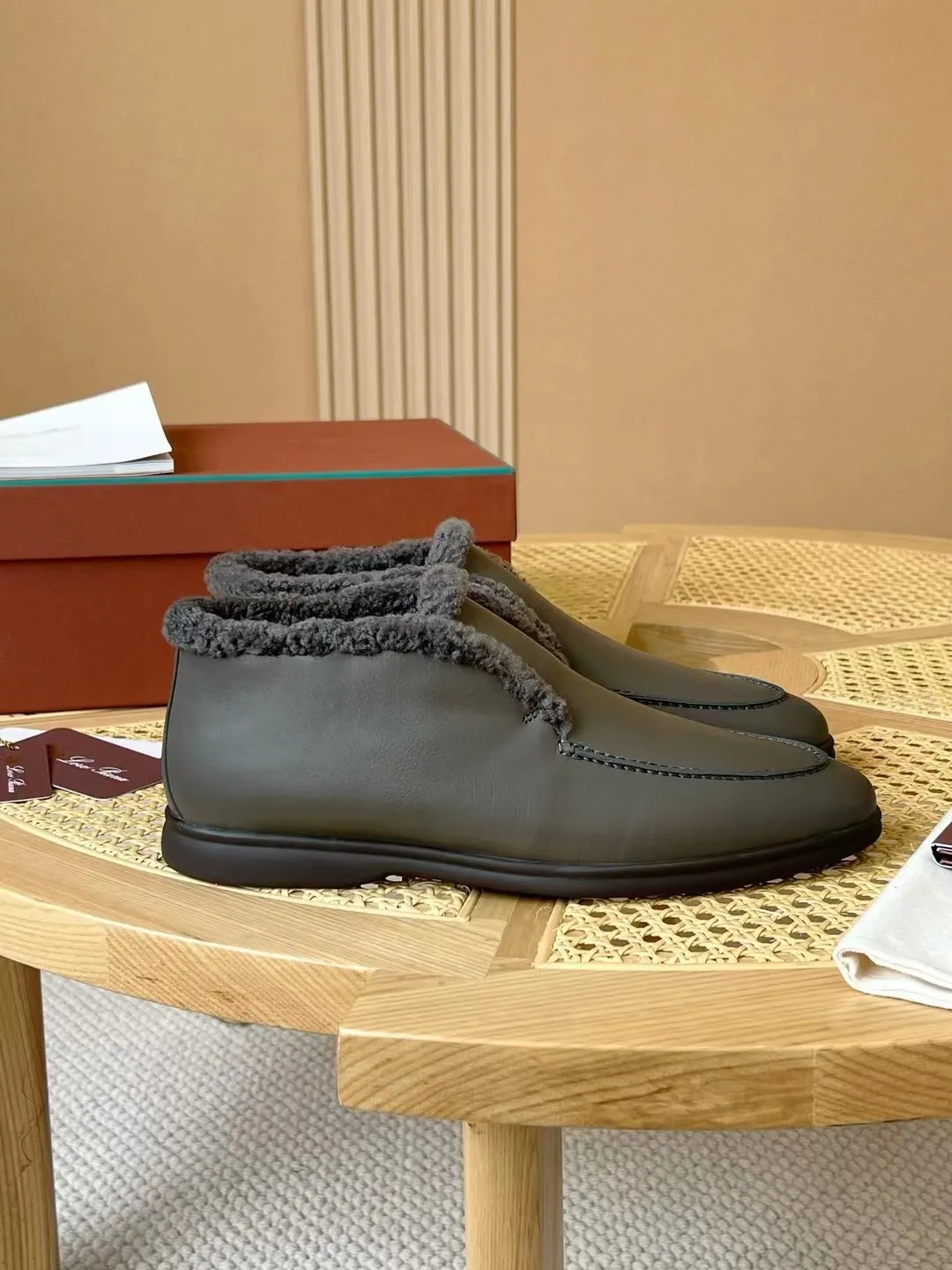 LORO PIANA Мужские лоферы с мехом