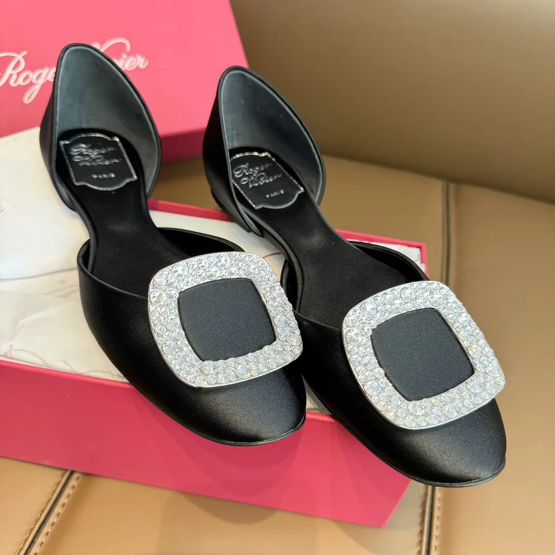 ROGER VIVIER Женские туфли из атласа