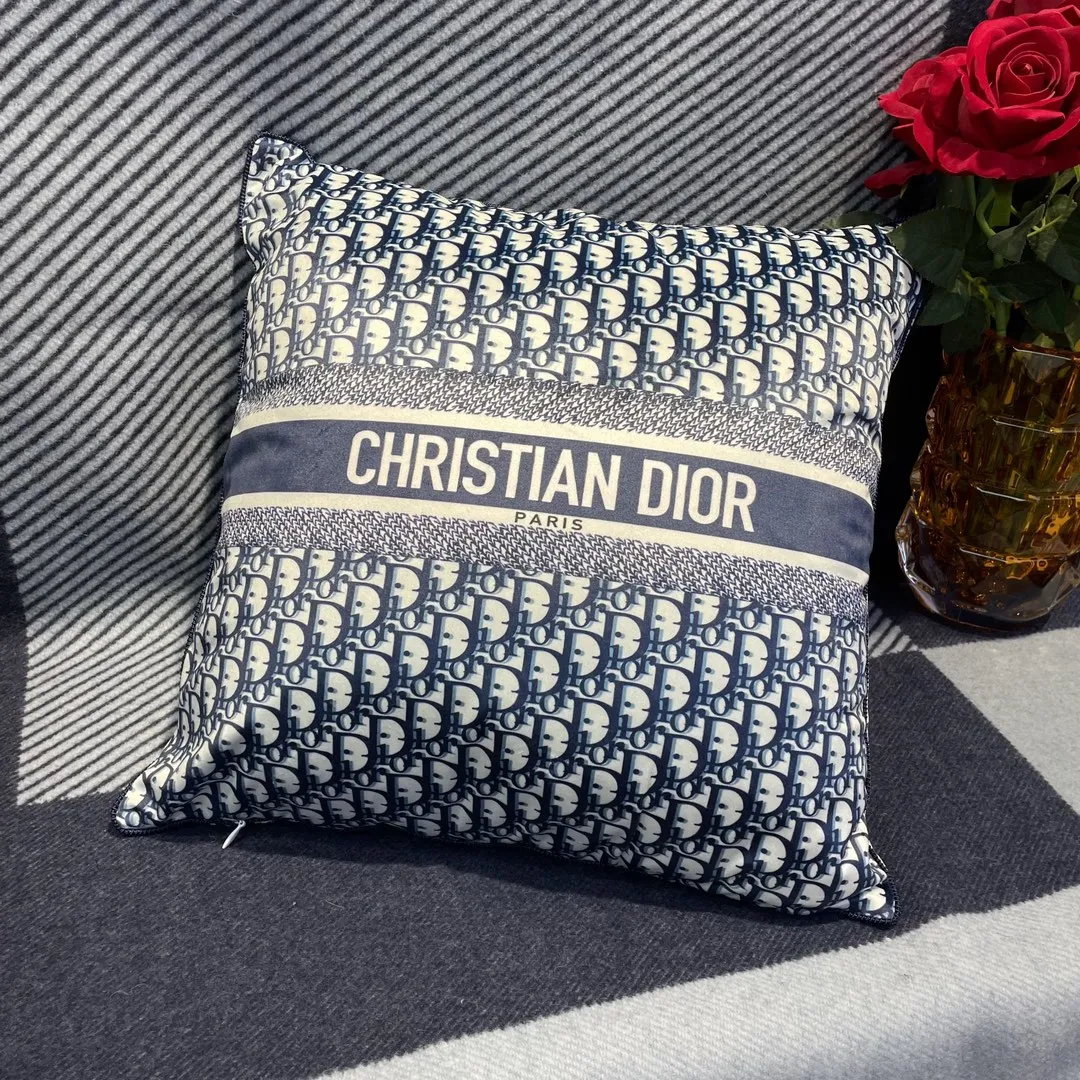 CHRISTIAN DIOR Бархатная подушка CHRISTIAN DIOR Бархатная подушка