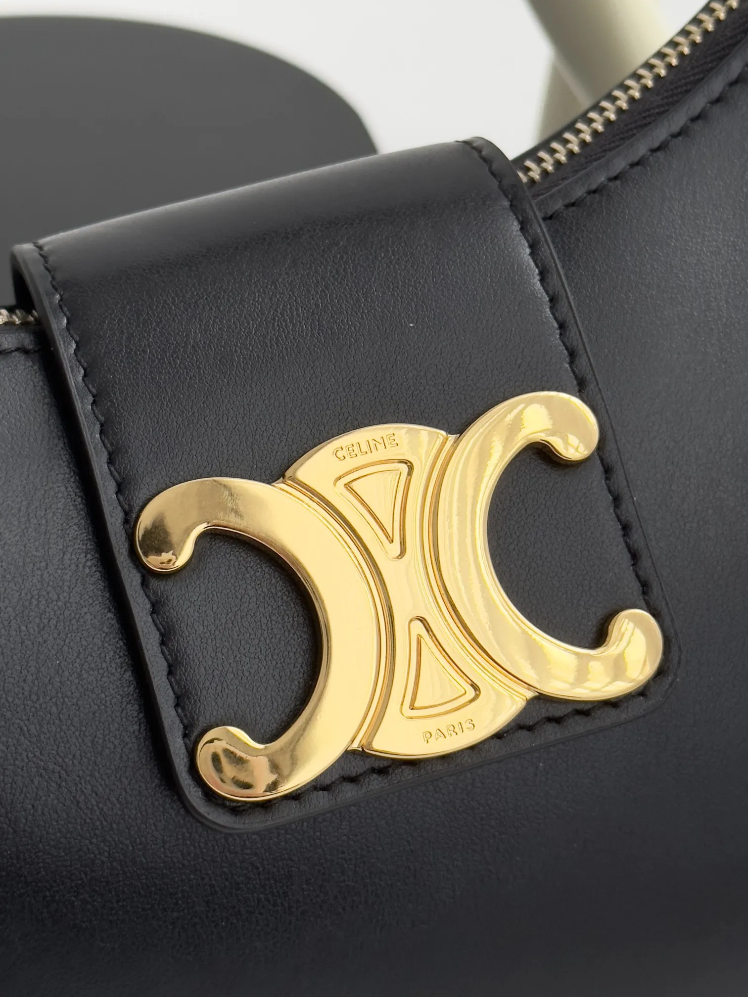 CELINE Женская сумка AVA TRIOMPHE из кожи