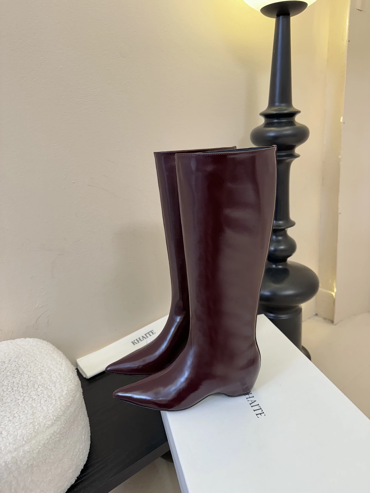 KHAITE Женские сапоги с острым носом