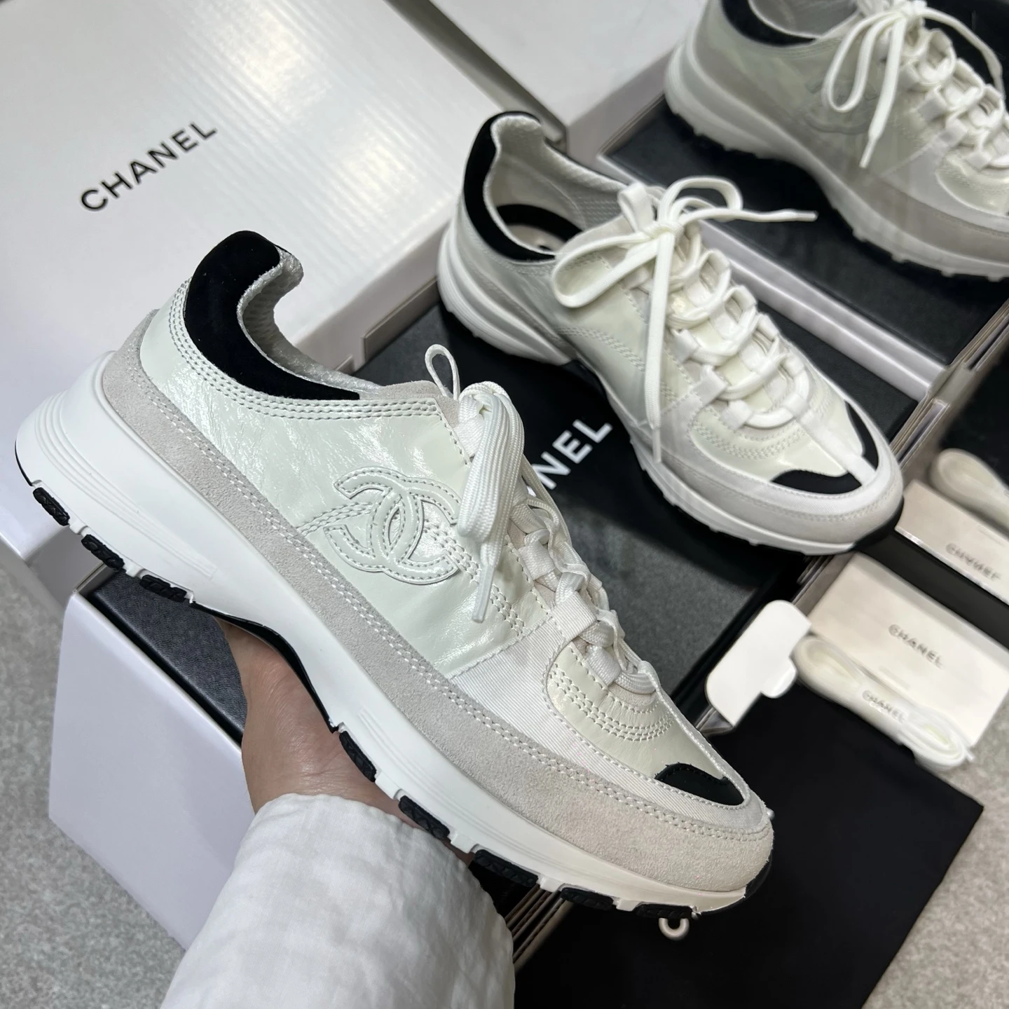 CHANEL Женские кроссовки комбинированные CHANEL Женские кроссовки комбинированные