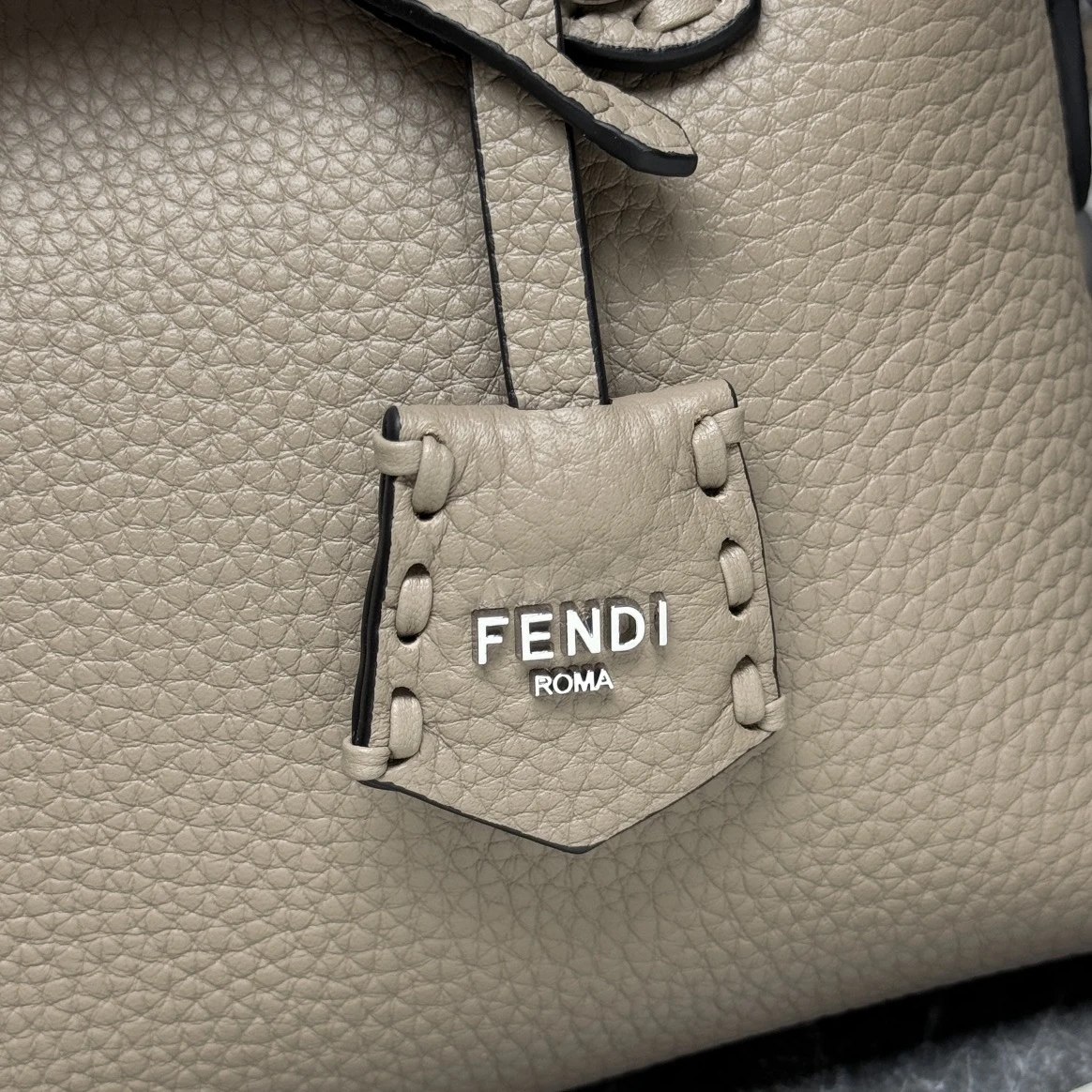 FENDI Женская сумка By The Way Selleria FENDI Женская сумка By The Way Selleria