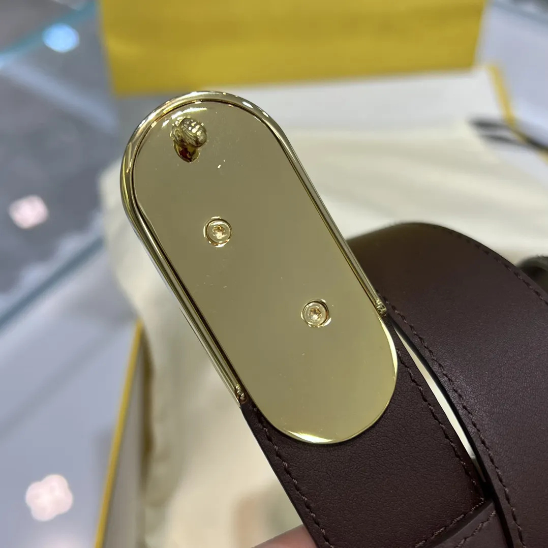 FENDI Женский ремень с пряжкой FF ширина 3 см FENDI Женский ремень с пряжкой FF ширина 3 см