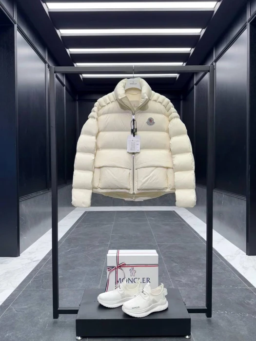 MONCLER Мужской пуховик