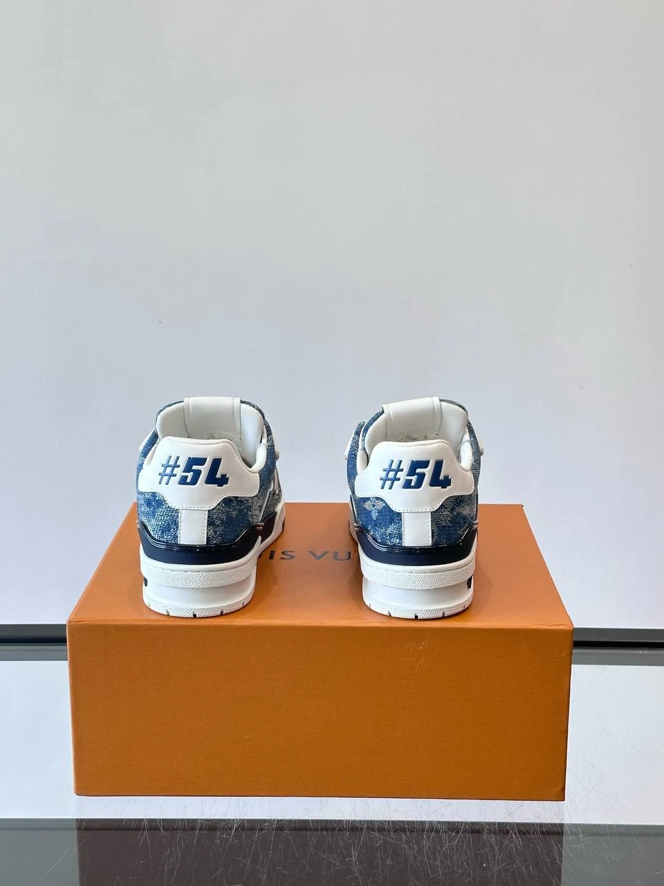 LOUIS VUITTON Мужские кроссовки в деним-стилистике LOUIS VUITTON Мужские кроссовки в деним-стилистике