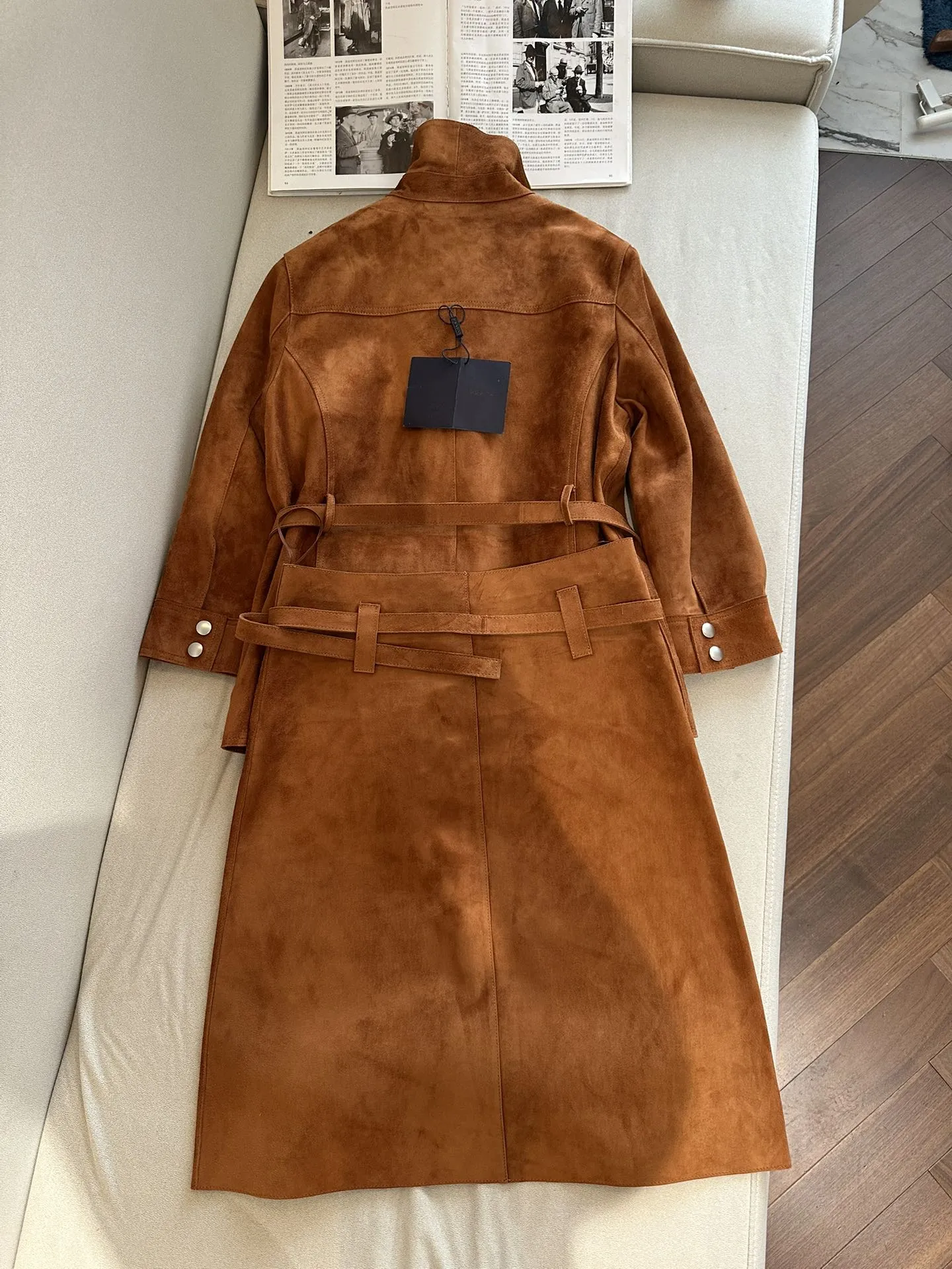 PRADA Женский костюм из замши PRADA Женский костюм из замши