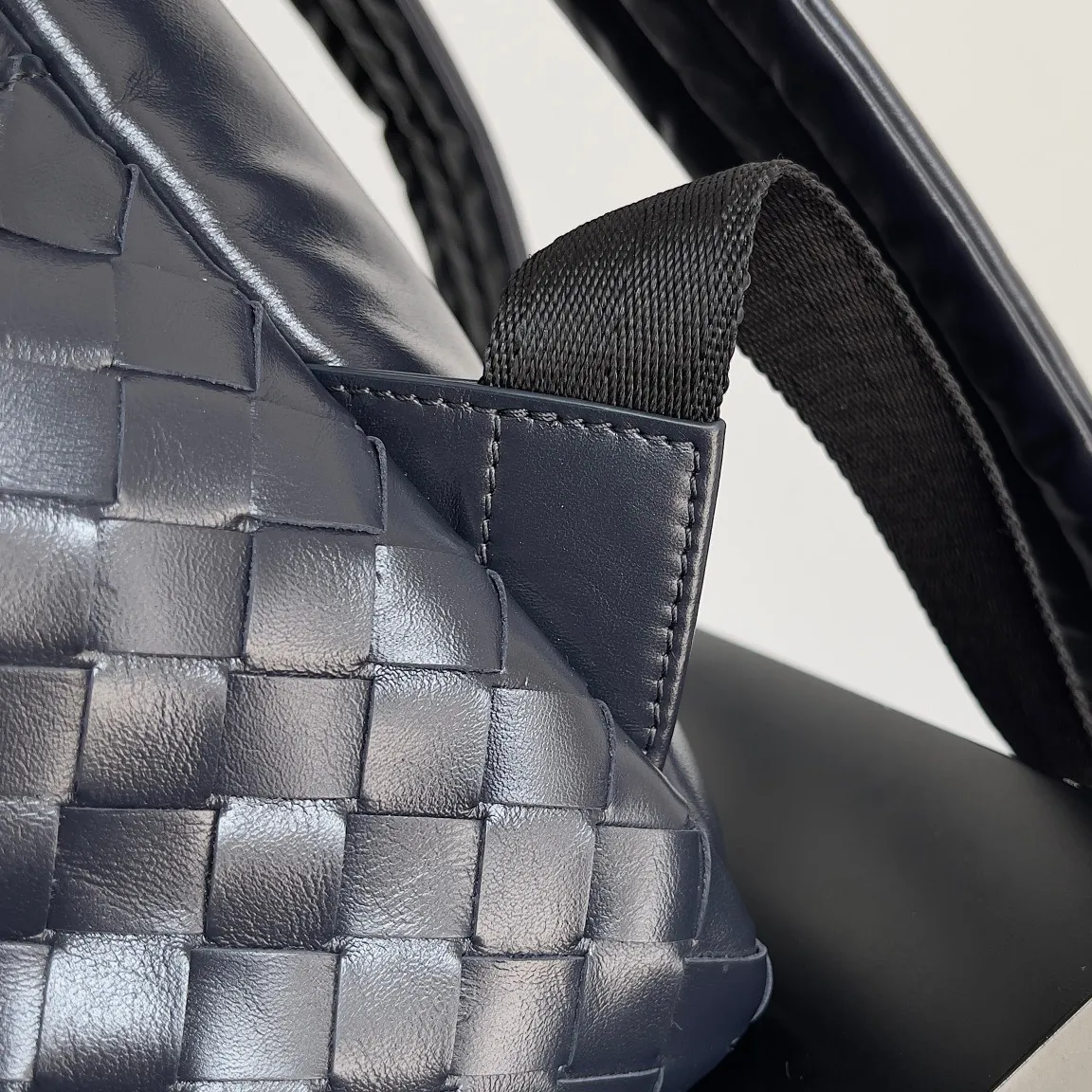 BOTTEGA VENETA Мужской Рюкзак Intrecciato Medium