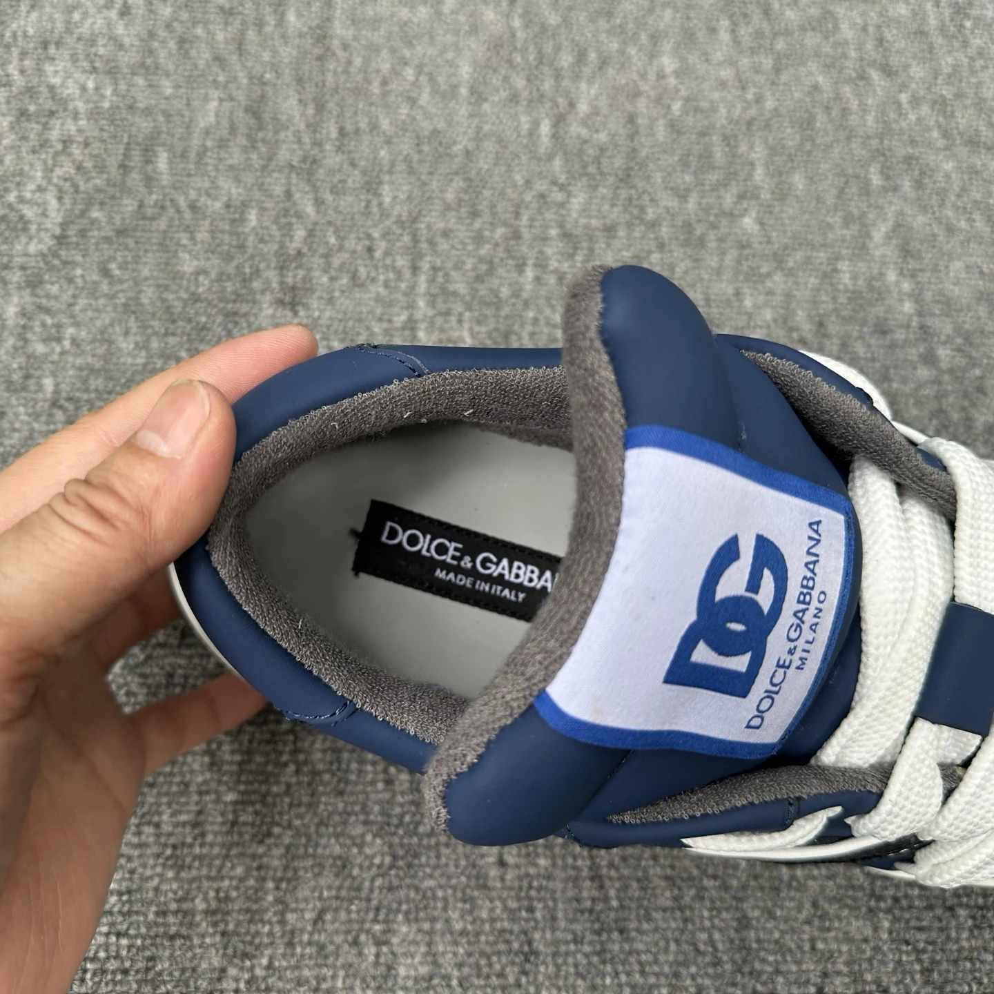 DOLCE & GABBANA Мужские кроссовки из телячьей кожи с контрастными белыми шнурками