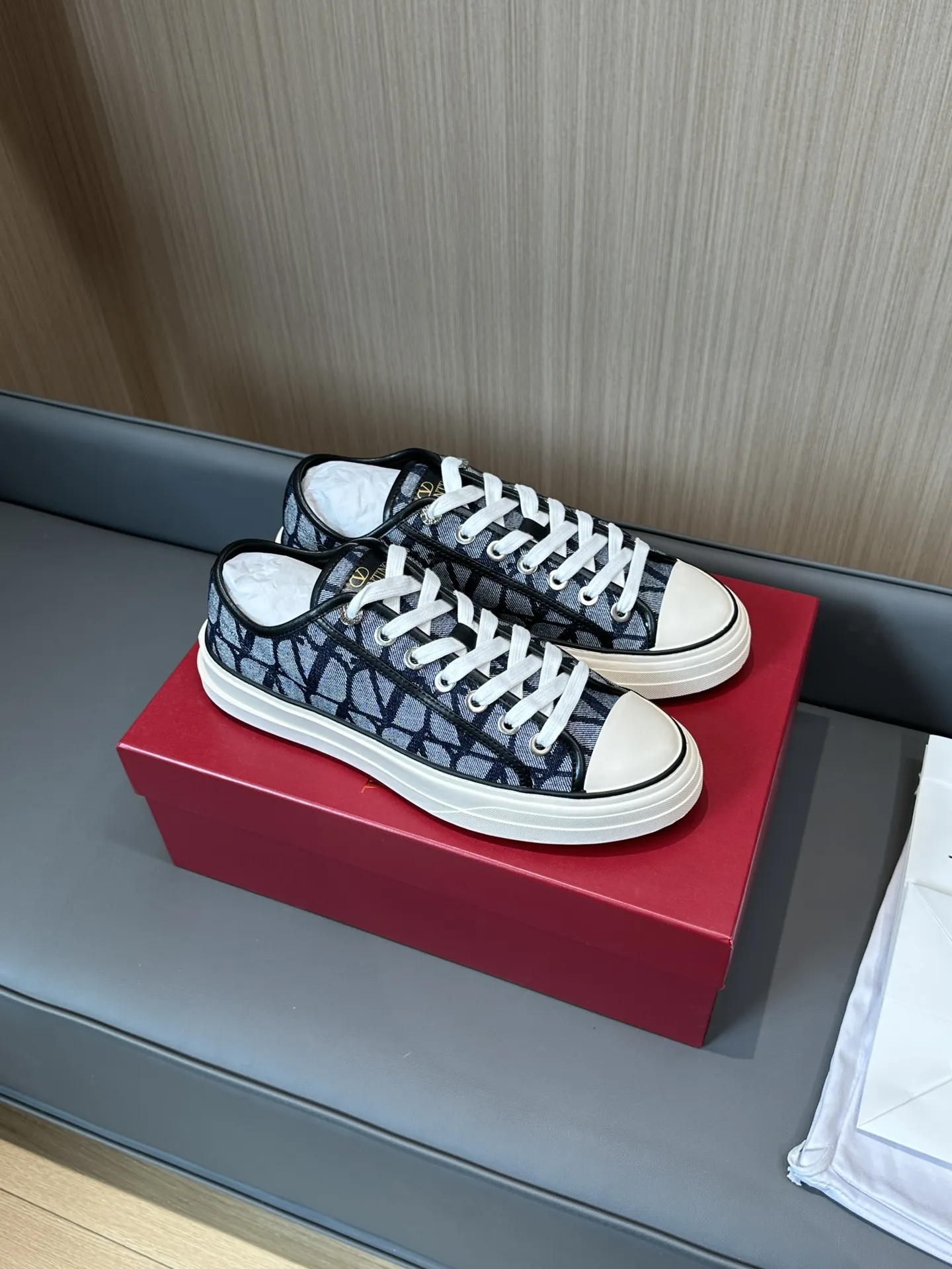 VALENTINO Кеды Toile Iconographe Totaloop