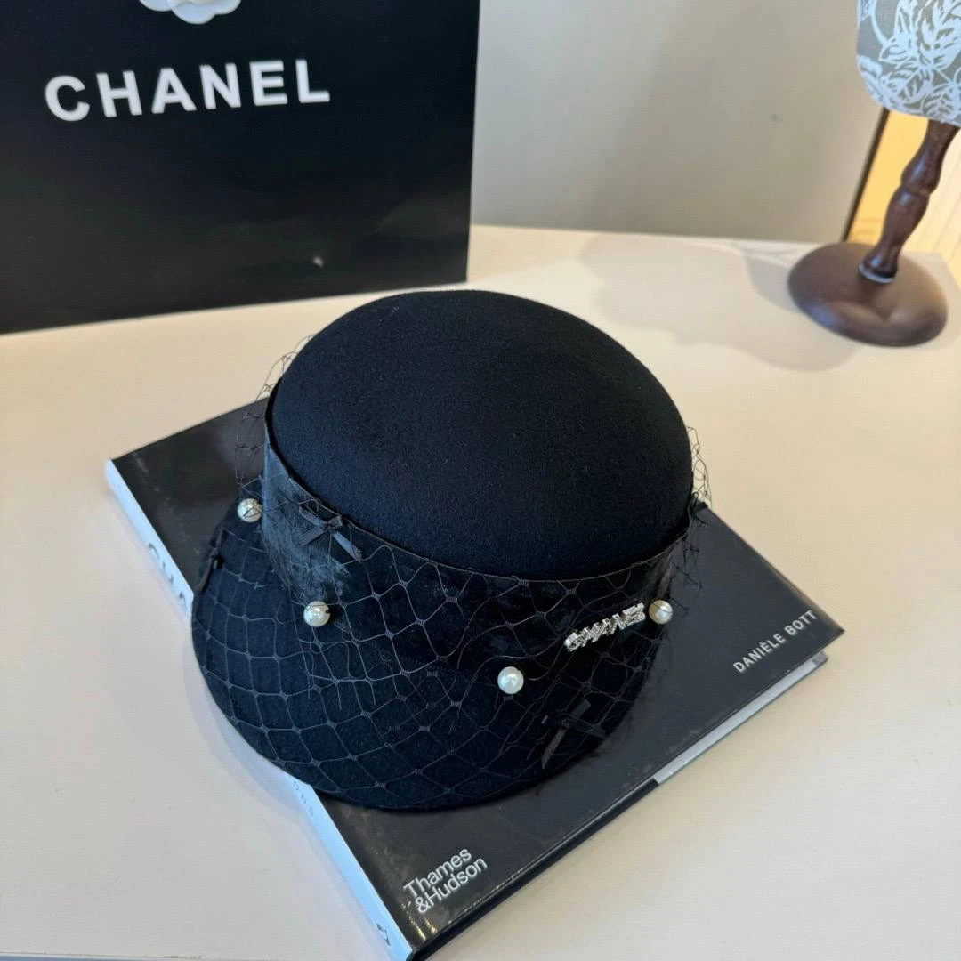 CHANEL Женская шляпа из шерсти