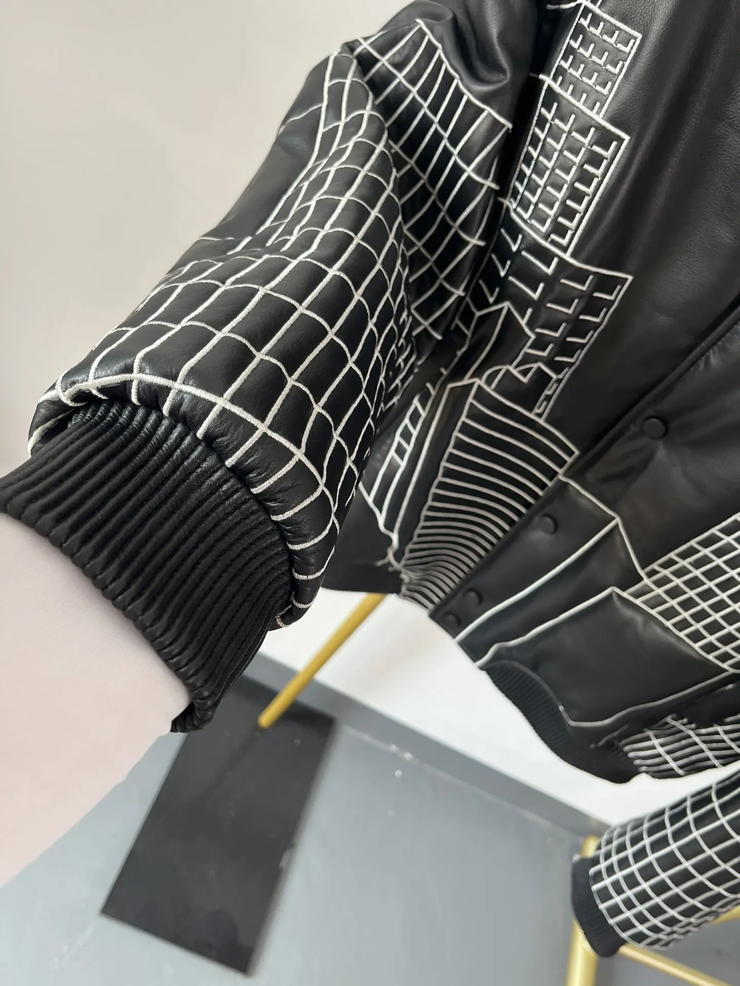 OFF-WHITE Мужская кожаная куртка OFF-WHITE Мужская кожаная куртка