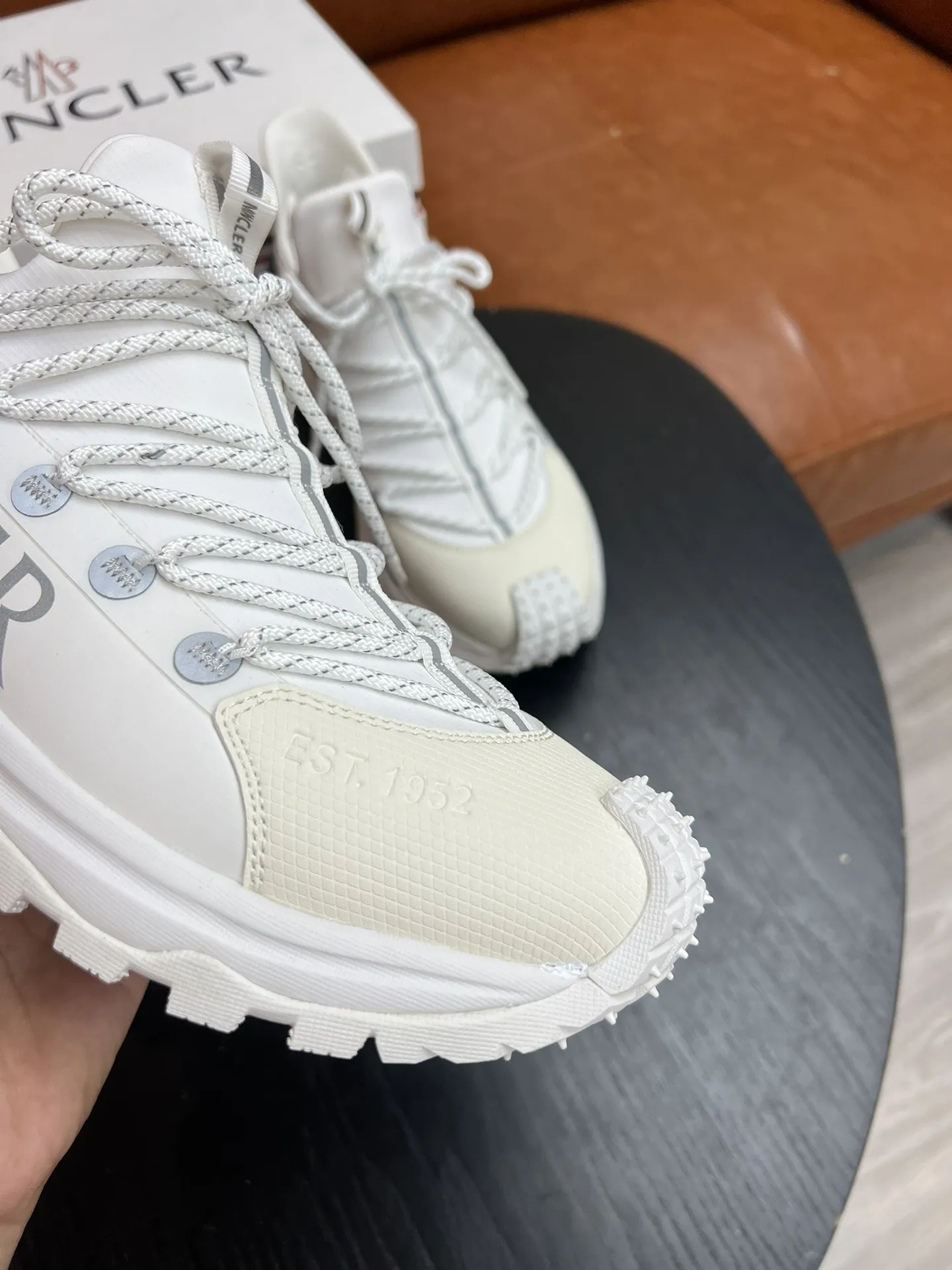 MONCLER Мужские кроссовки Mongolian MONCLER Мужские кроссовки Mongolian