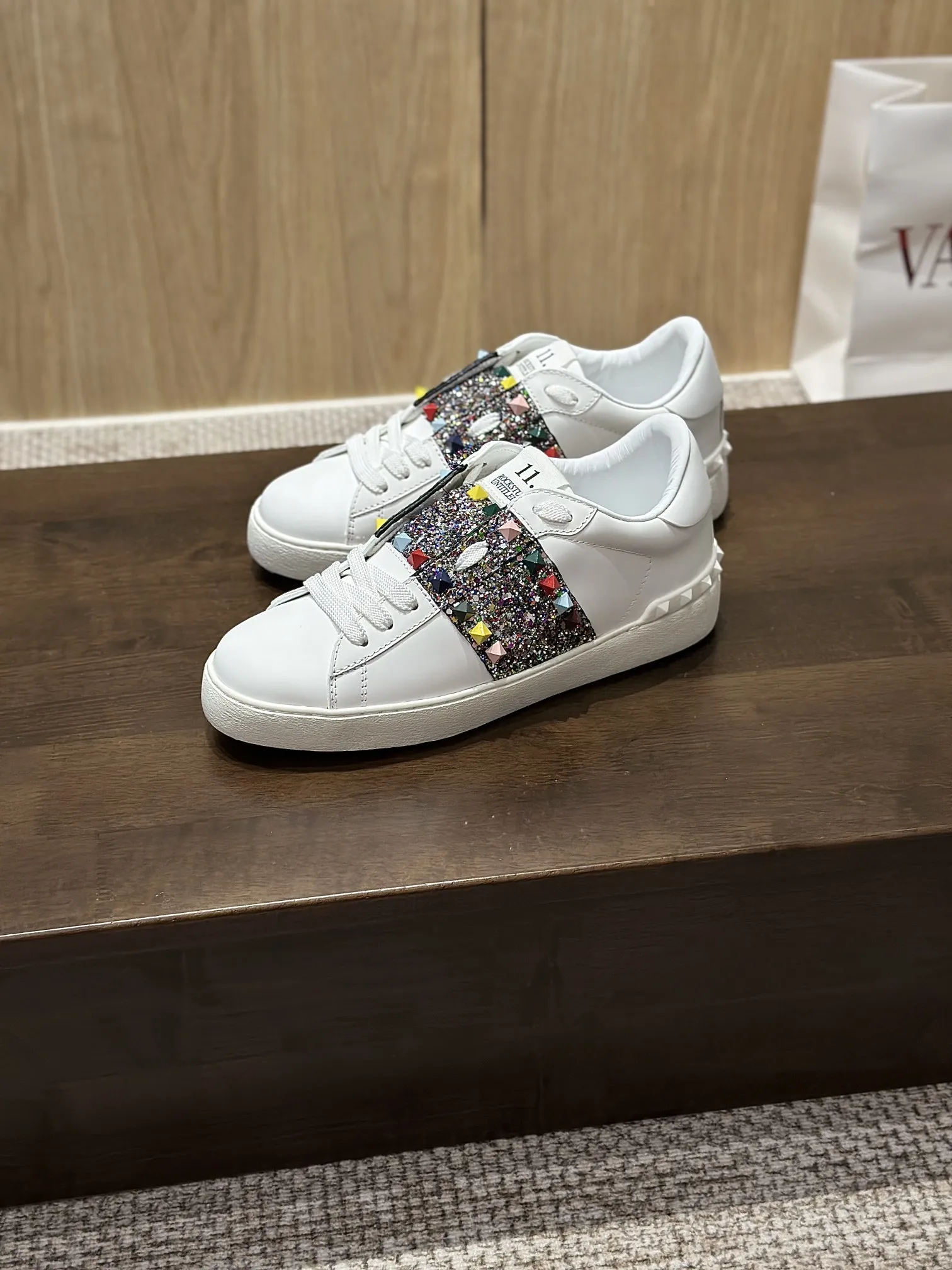 VALENTINO Кроссовки Garavani Open с пайетками VALENTINO Кроссовки Garavani Open с пайетками