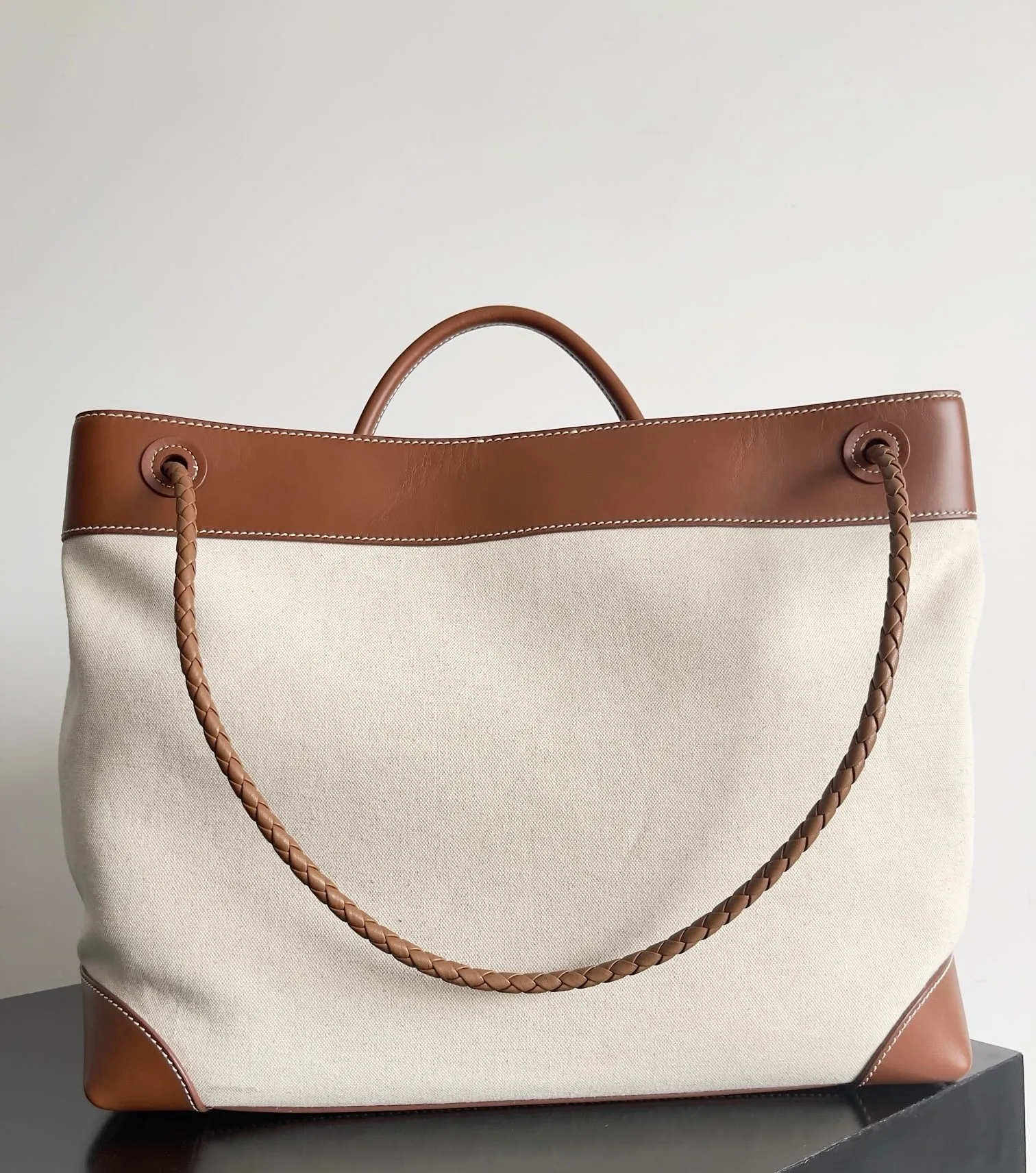 BOTTEGA VENETA Cумка Andiamo комбинированная Large