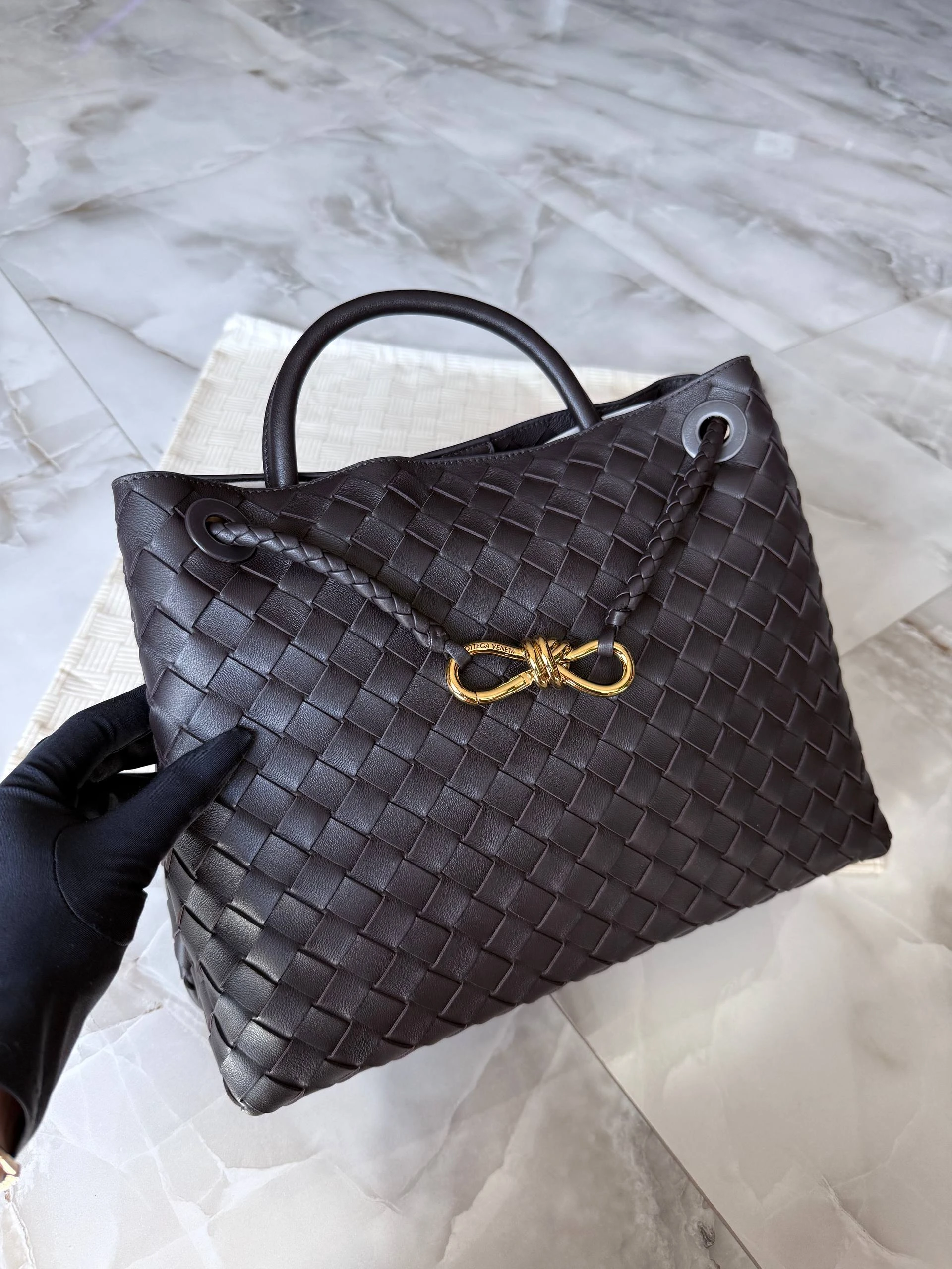 BOTTEGA VENETA Женская сумка Andiamo medium BOTTEGA VENETA Женская сумка Andiamo medium