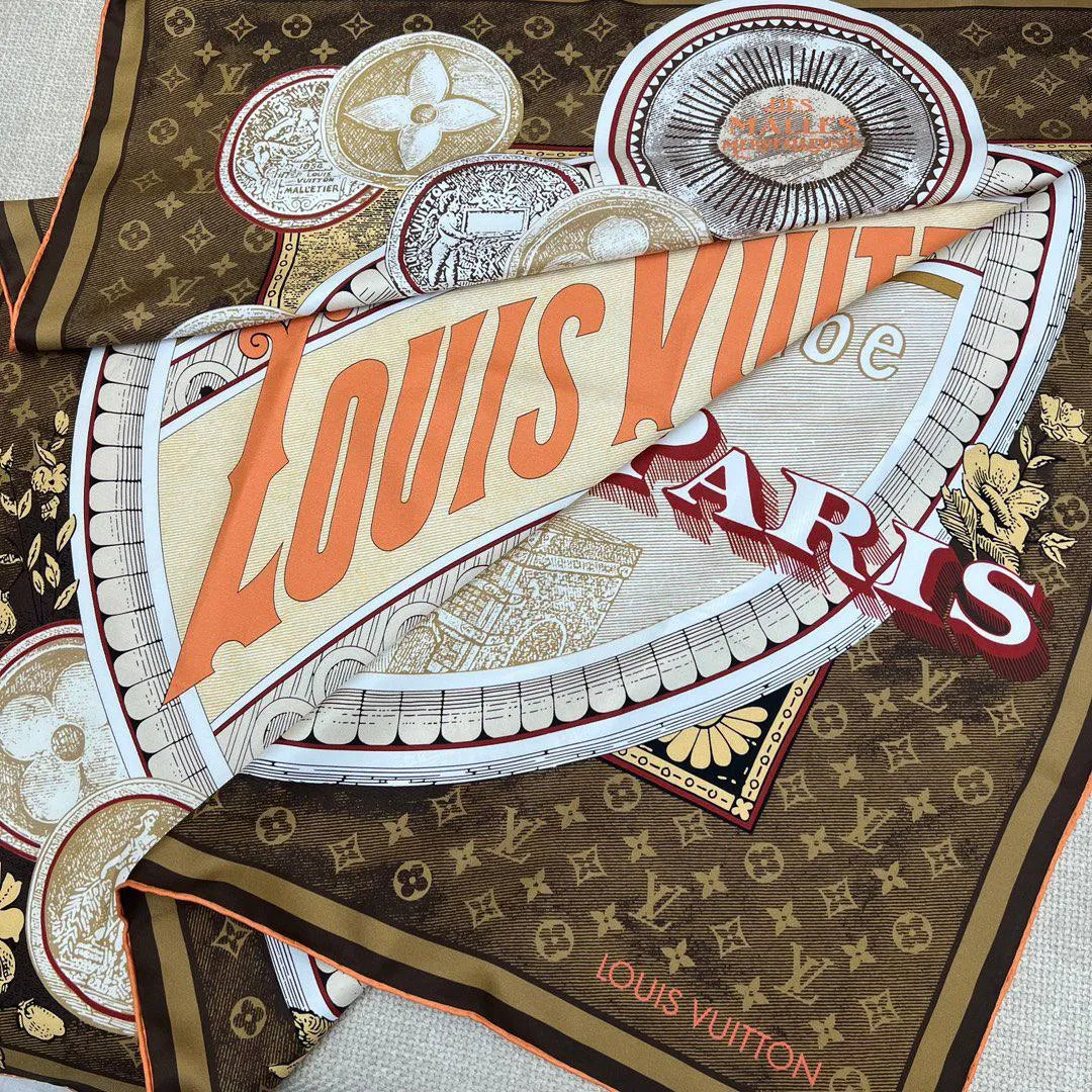 LOUIS VUITTON Женский платок из шёлка LOUIS VUITTON Женский платок из шёлка