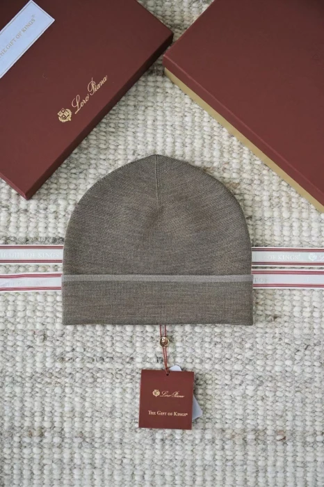 LORO PIANA Мужская шапка