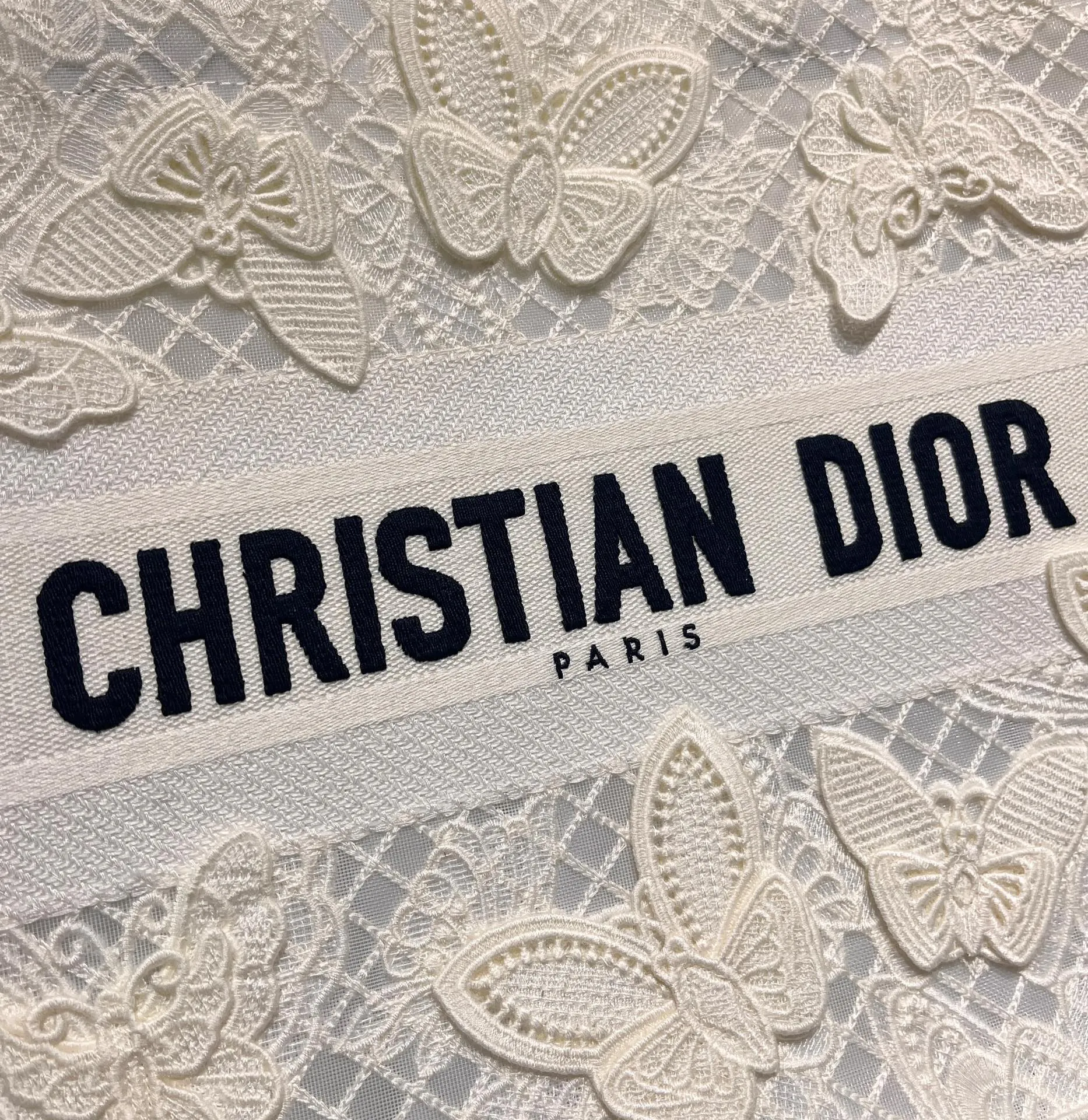 CHRISTIAN DIOR Женская сумка Book Tote Butterfly CHRISTIAN DIOR Женская сумка Book Tote Butterfly