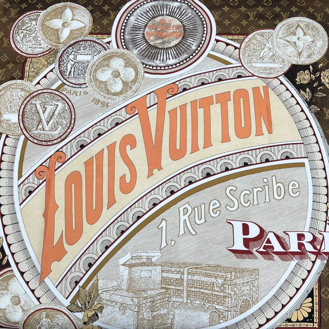 LOUIS VUITTON Женский платок из шёлка LOUIS VUITTON Женский платок из шёлка