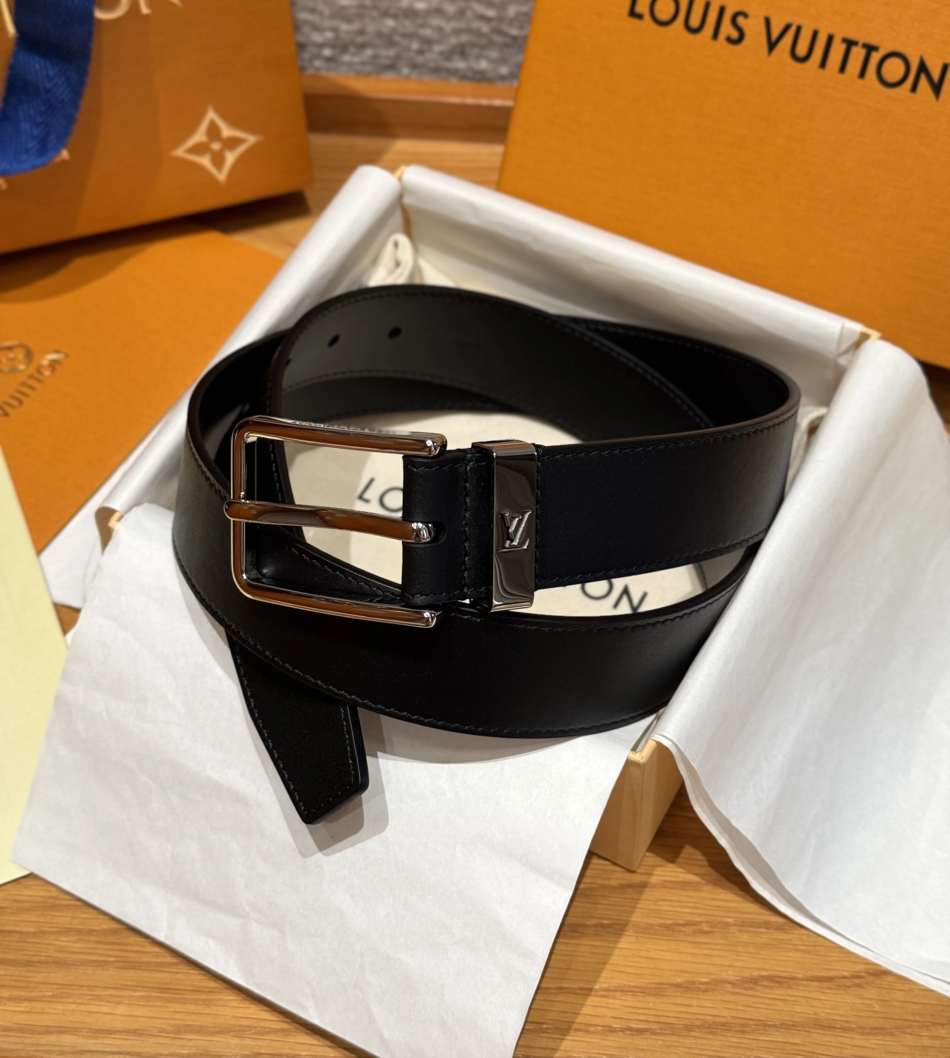 LOUIS VUITTON Мужской ремень Taurillon LOUIS VUITTON Мужской ремень Taurillon