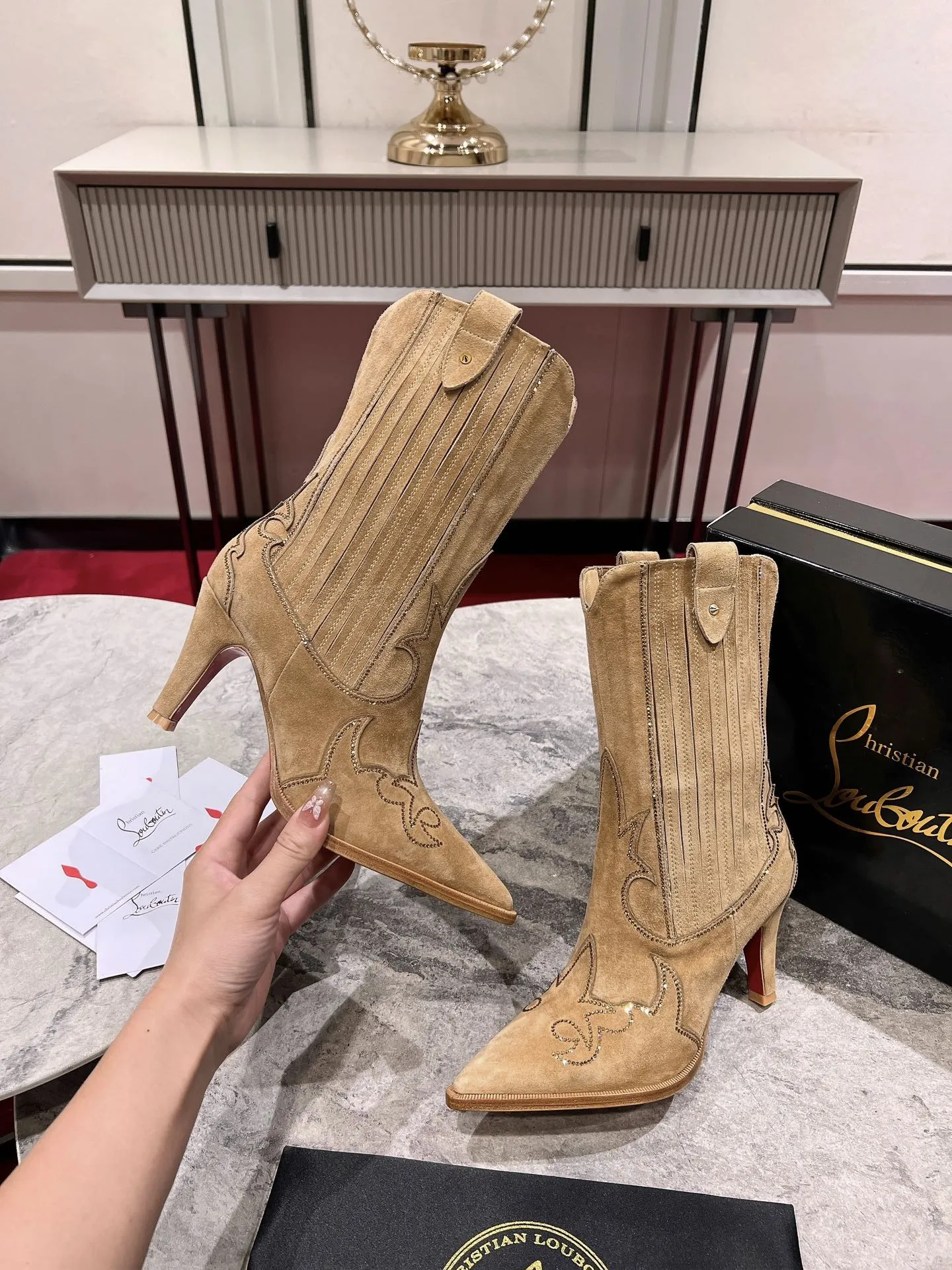 CHRISTIAN LOUBOUTIN Женские ботильоны CHRISTIAN LOUBOUTIN Женские ботильоны