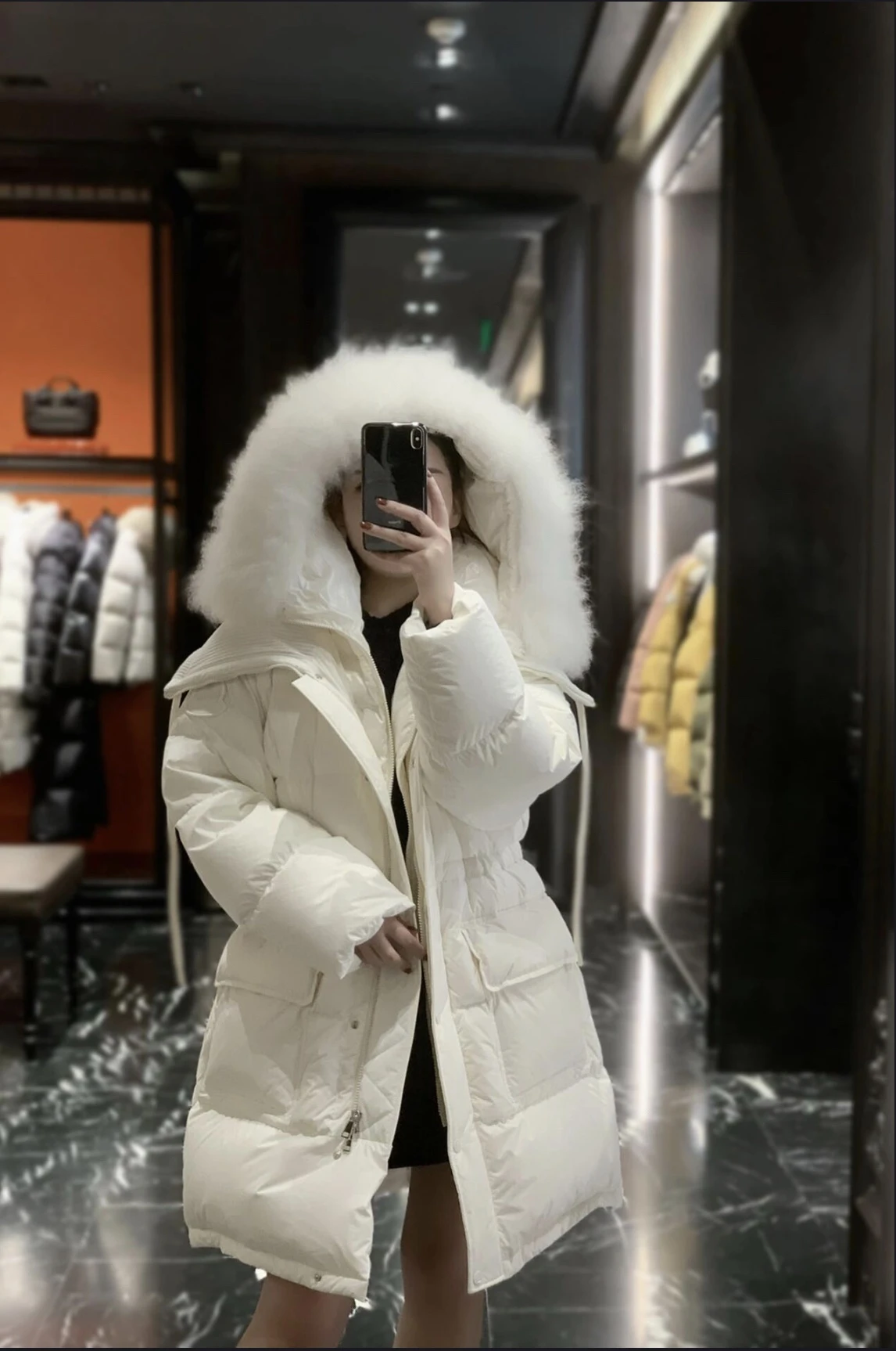MONCLER Женский пуховик Cavettaz MONCLER Женский пуховик Cavettaz