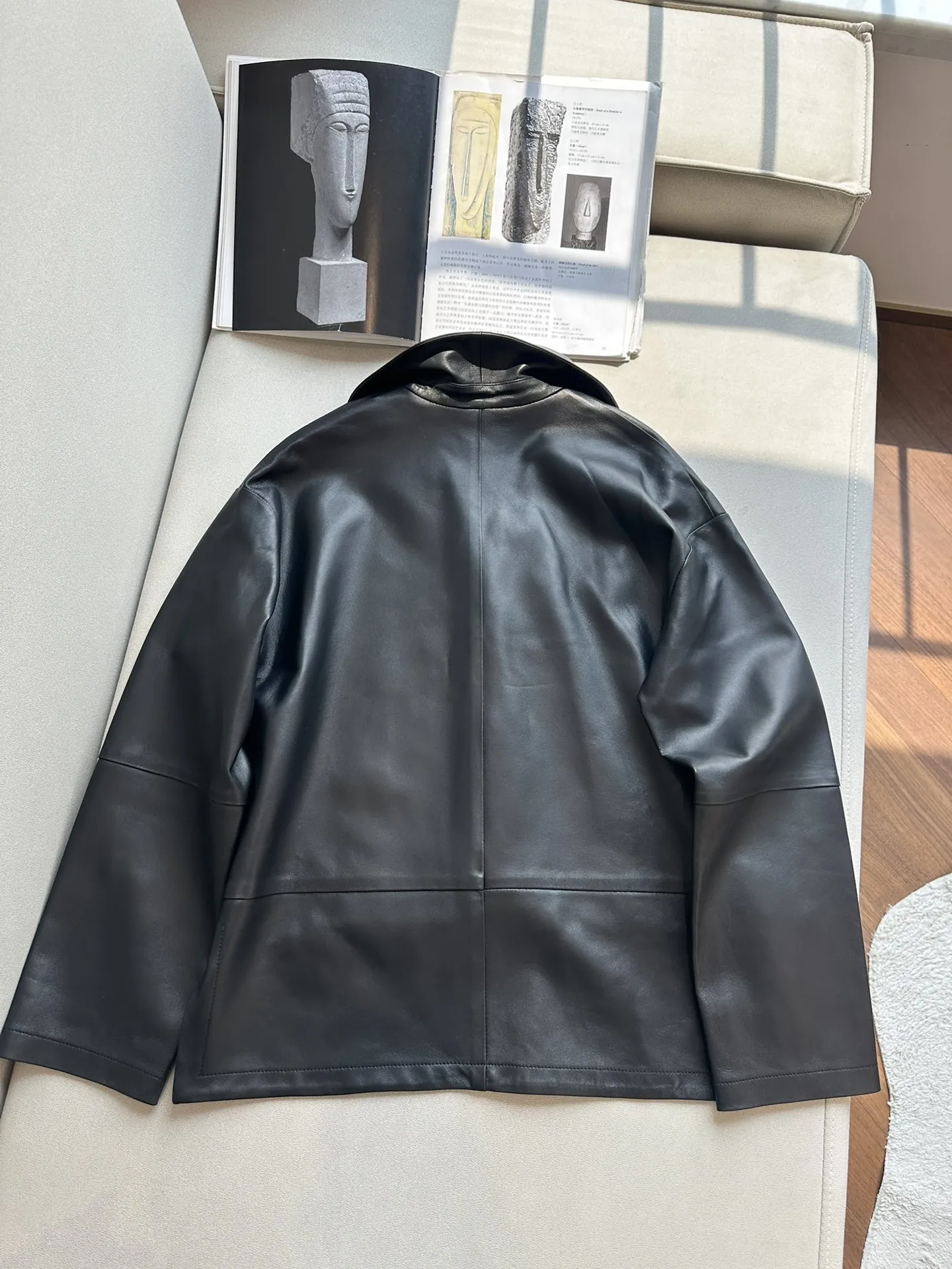 LOEWE Женская кожаная куртка