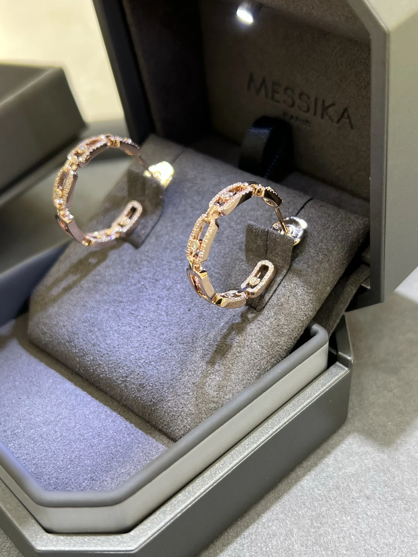 MESSIKA Серьги So Move розовое золото и бриллианты MESSIKA Серьги So Move розовое золото и бриллианты