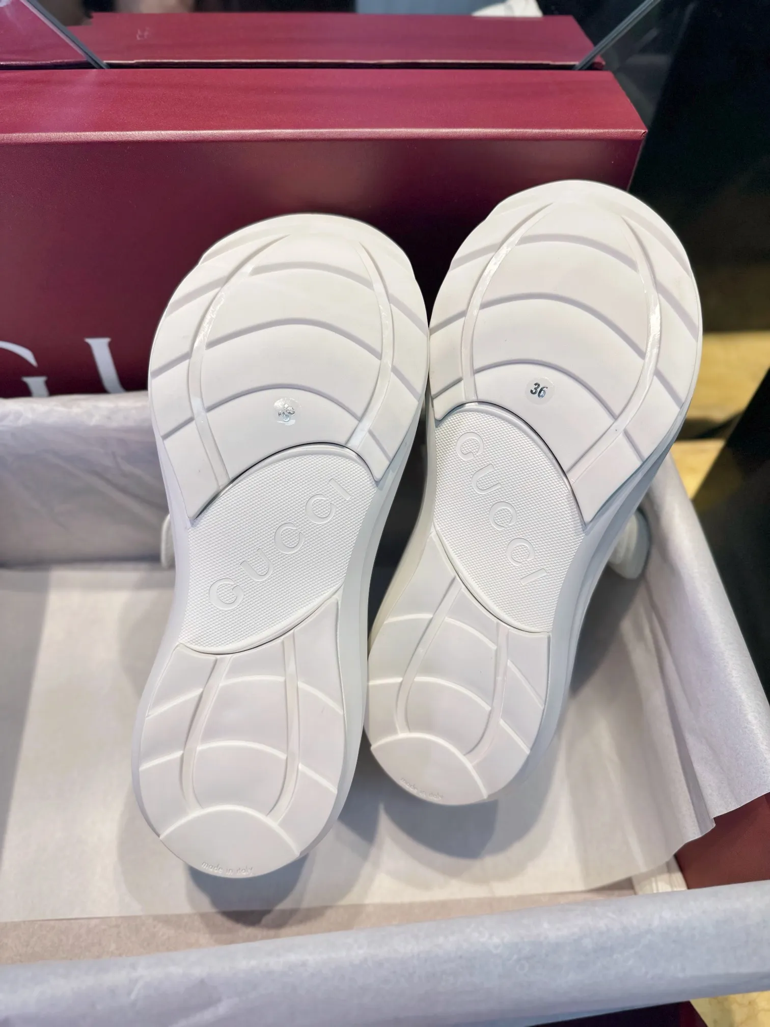 GUCCI Женские кроссовки GUCCI Женские кроссовки