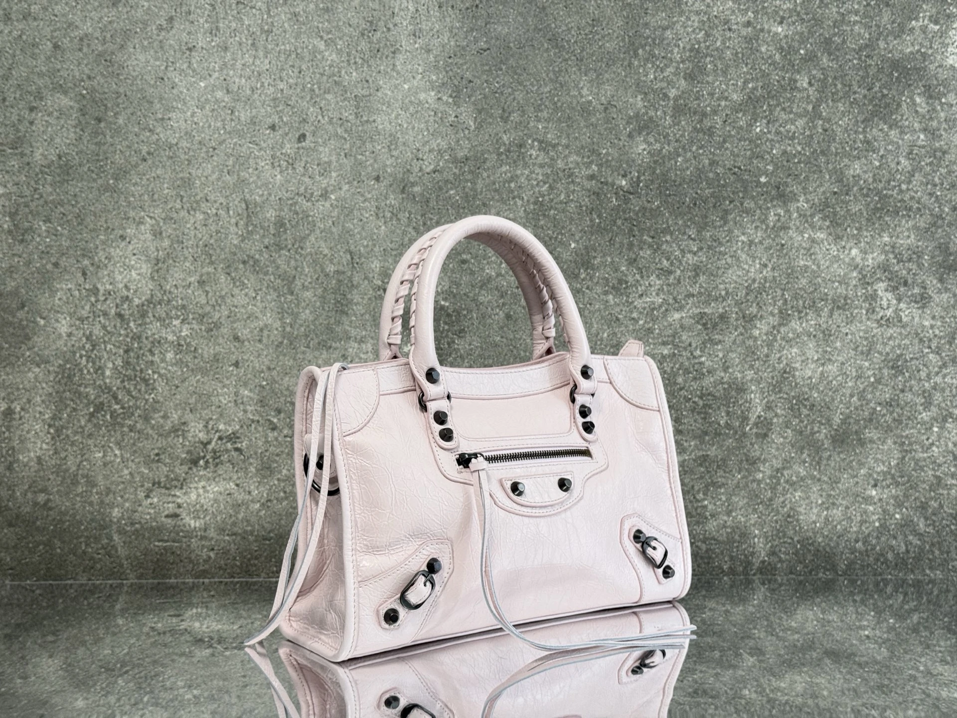 BALENCIAGA Женская сумка Le City medium BALENCIAGA Женская сумка Le City medium